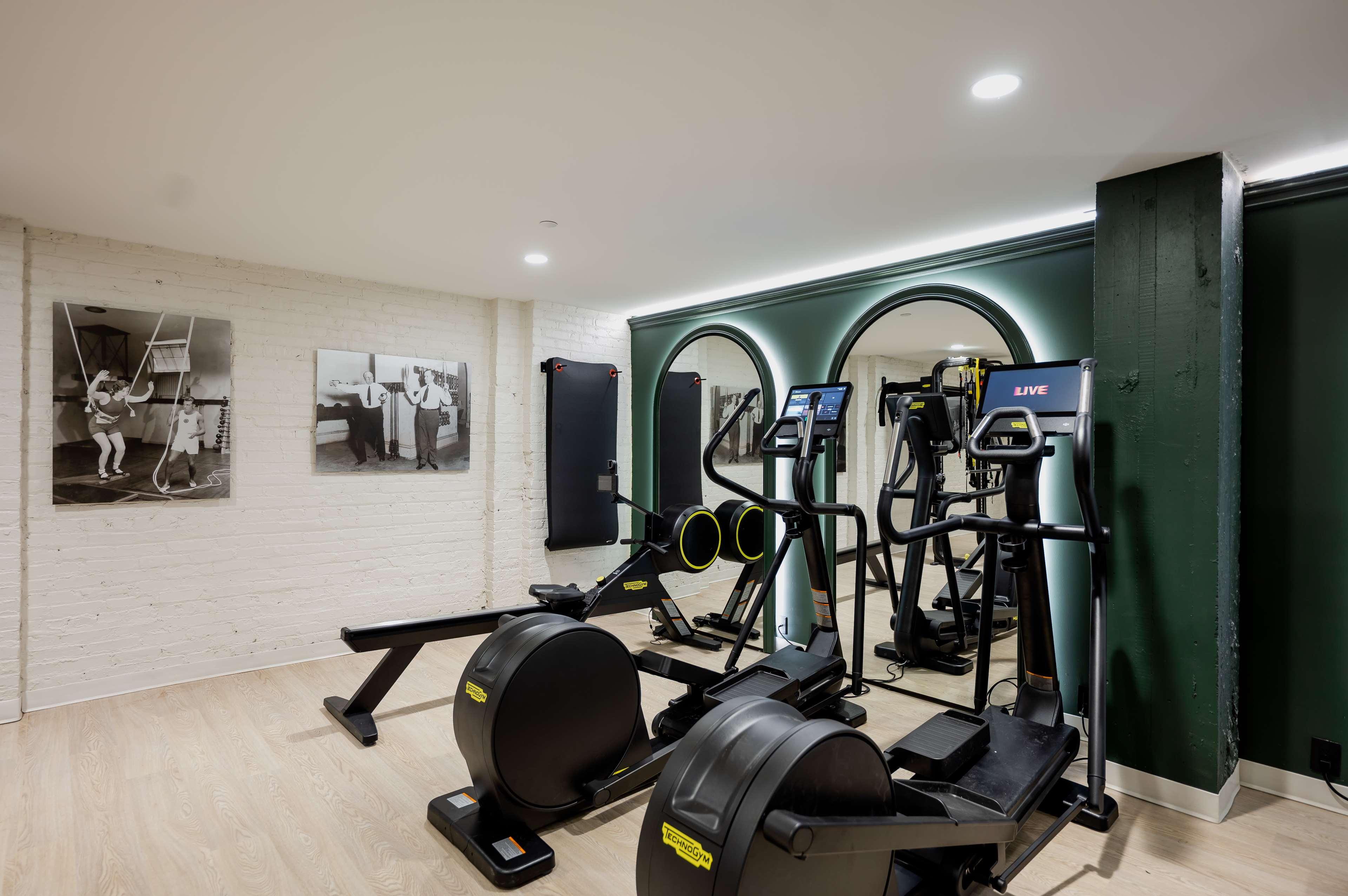 Hotel Fort Des Moines, Curio Collection by Hilton