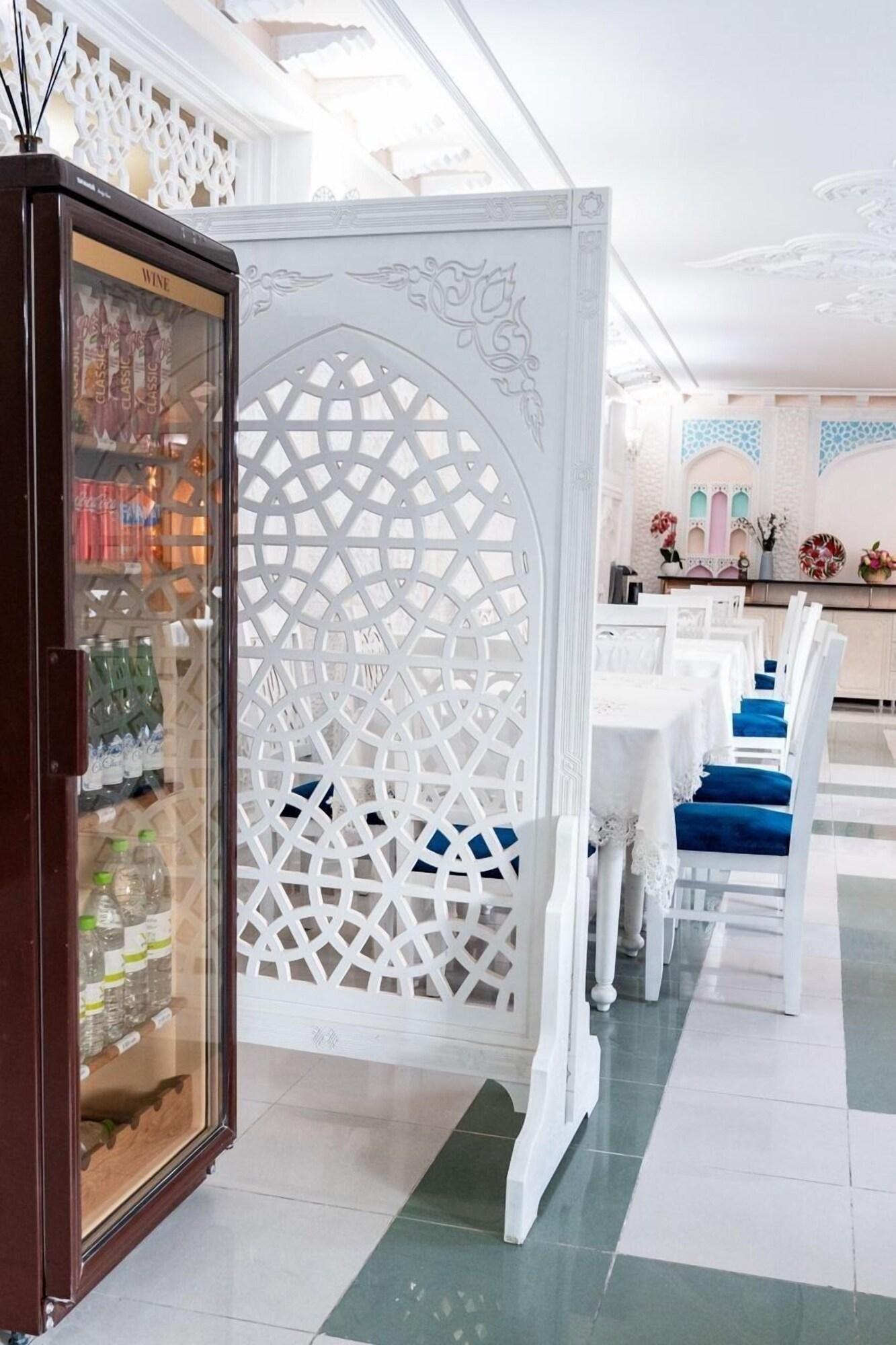 Caravan Serail E