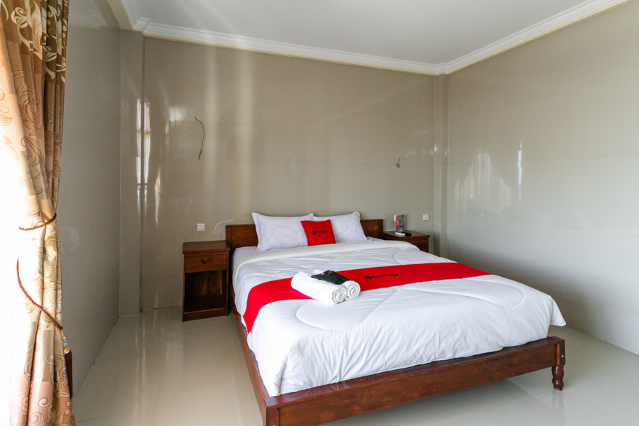 RedDoorz near Parangtritis Beach