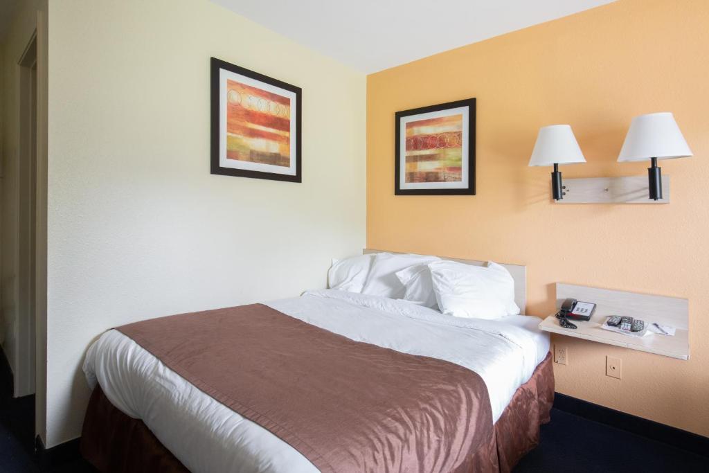 Days Inn By Wyndham New Philadelphia