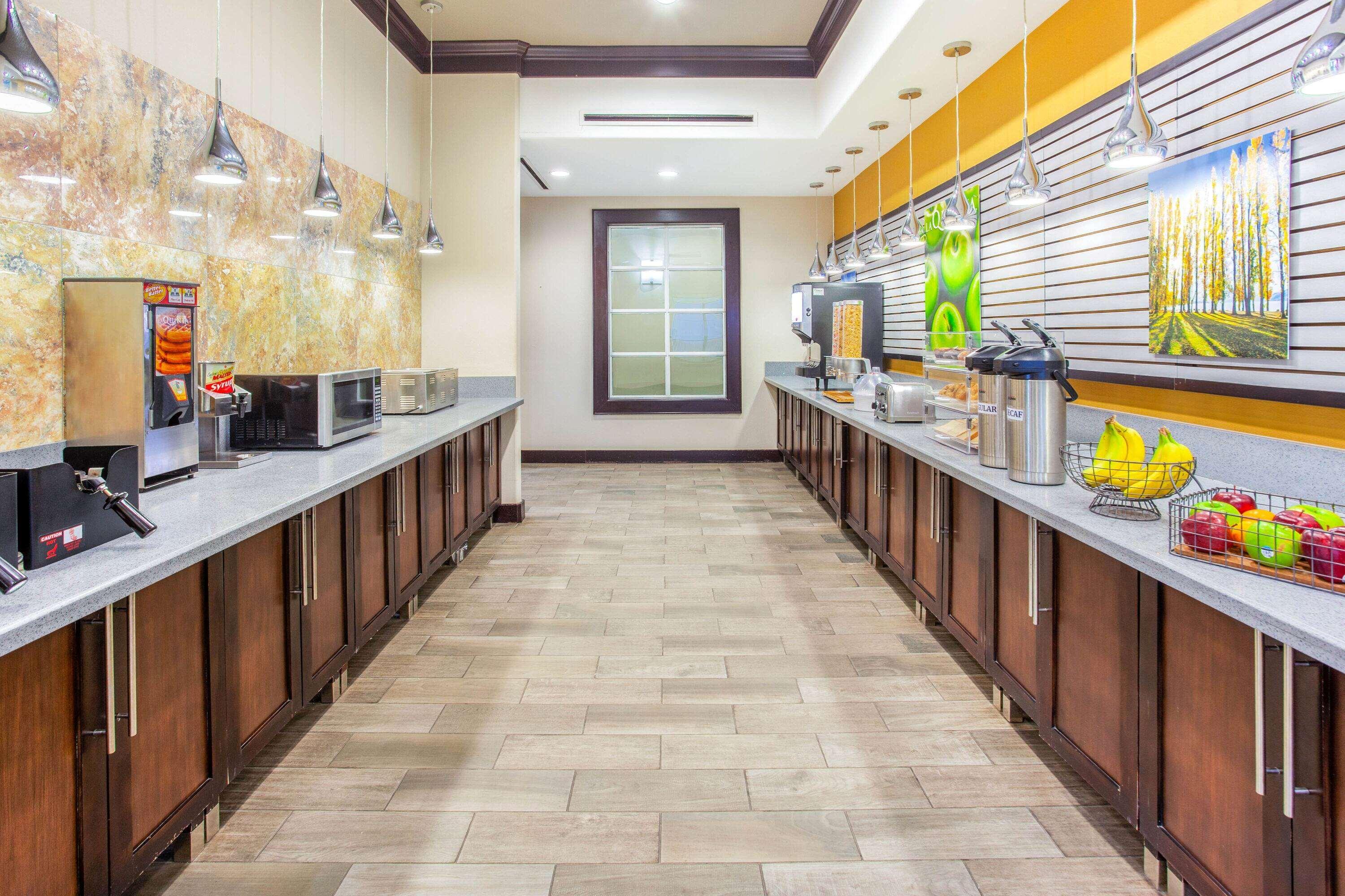La Quinta Inn Suites By Wyndham Gonzales Tx