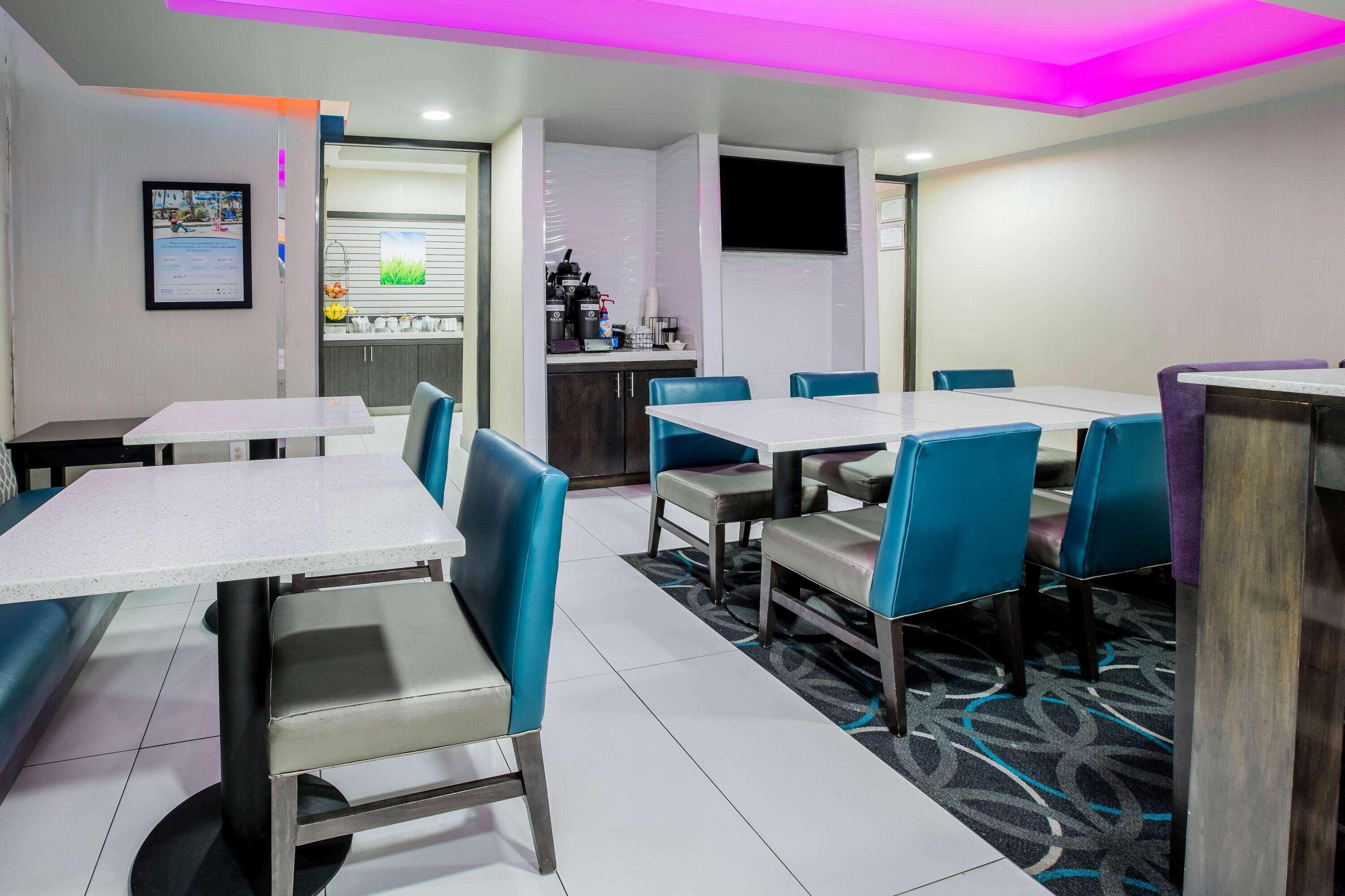 La Quinta Inn Suites By Wyndham Dallas Mesquite