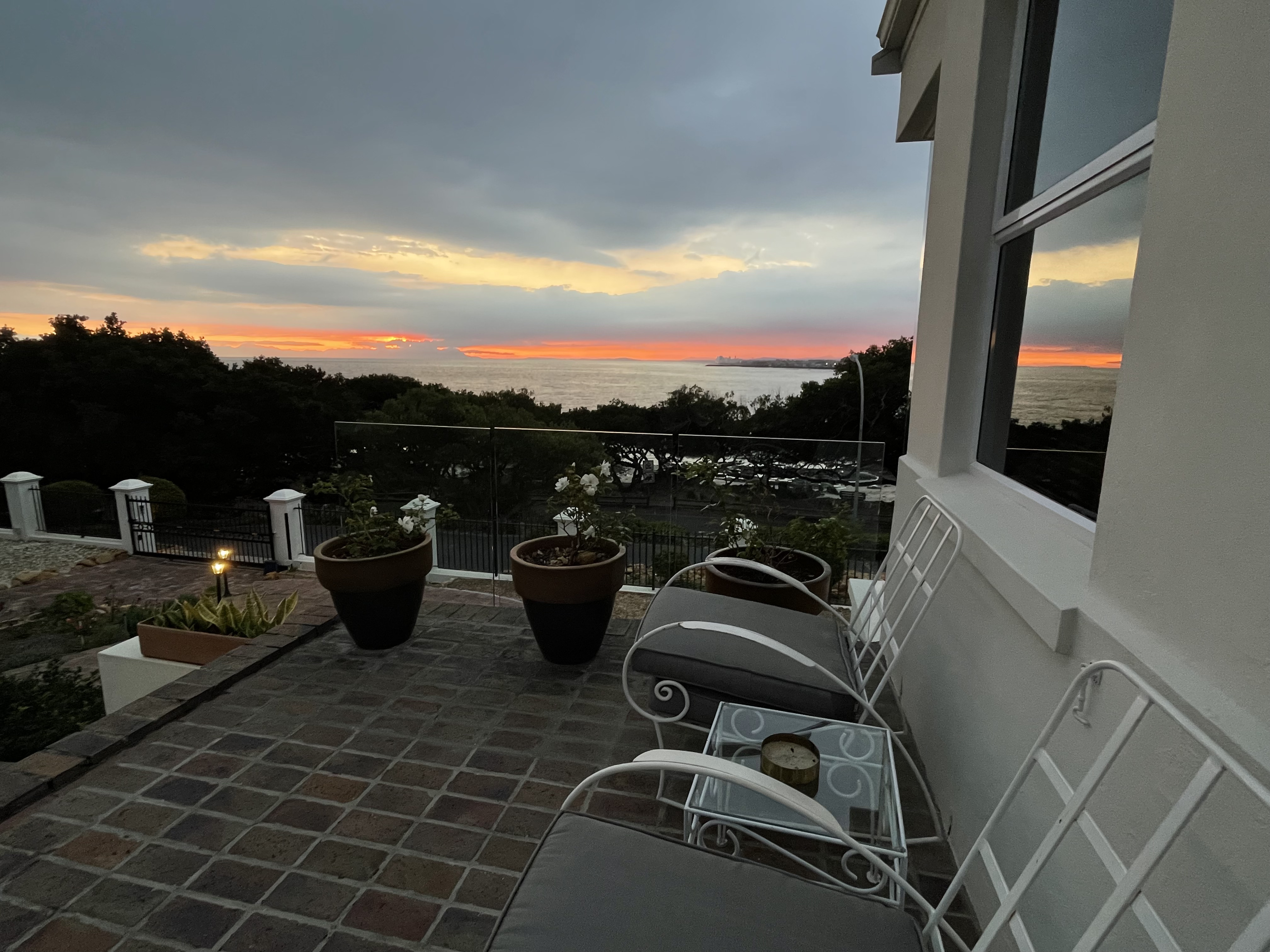 Manor On The Bay