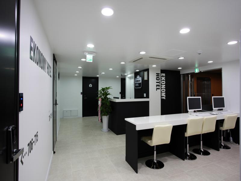 Ekonomy Hotel Myeongdong Premier