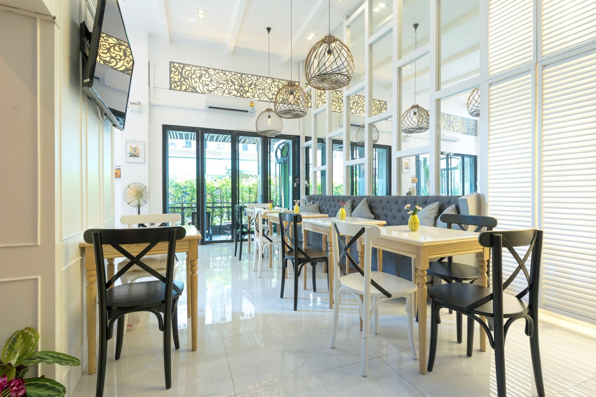 White Ivory Bed Breakfast