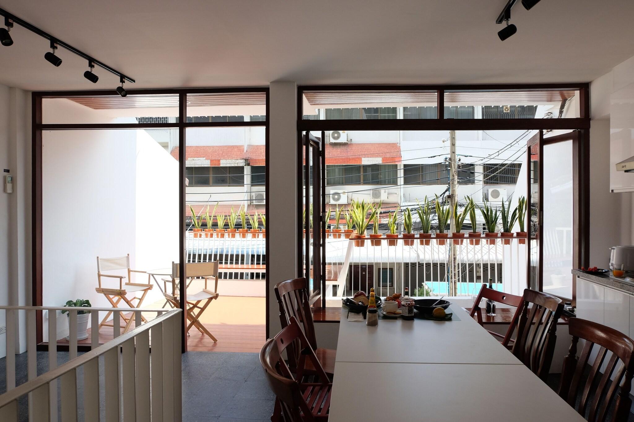 Haus Sathorn 21 Bed & Breakfast