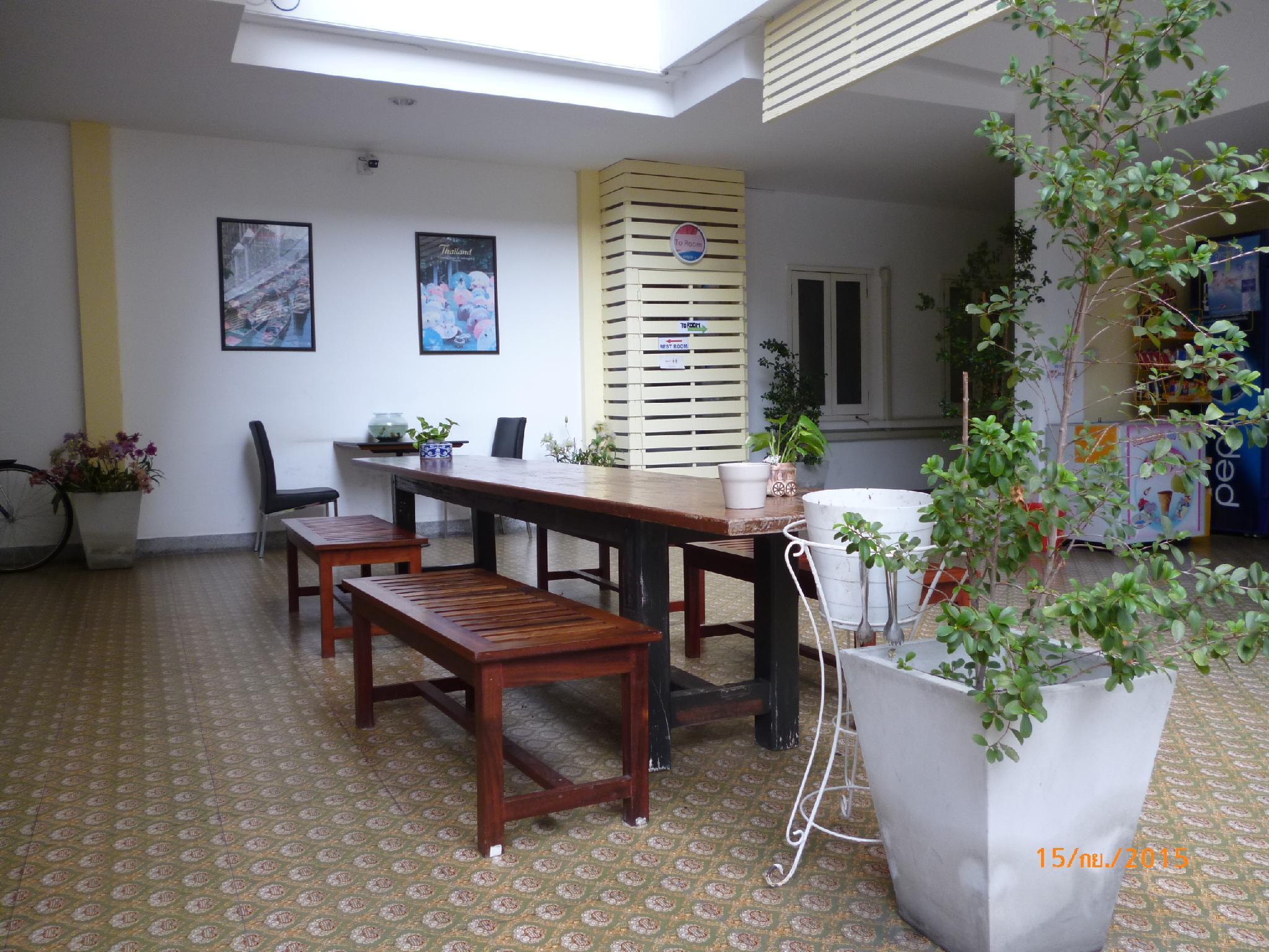 Sri Krungthep Hotel