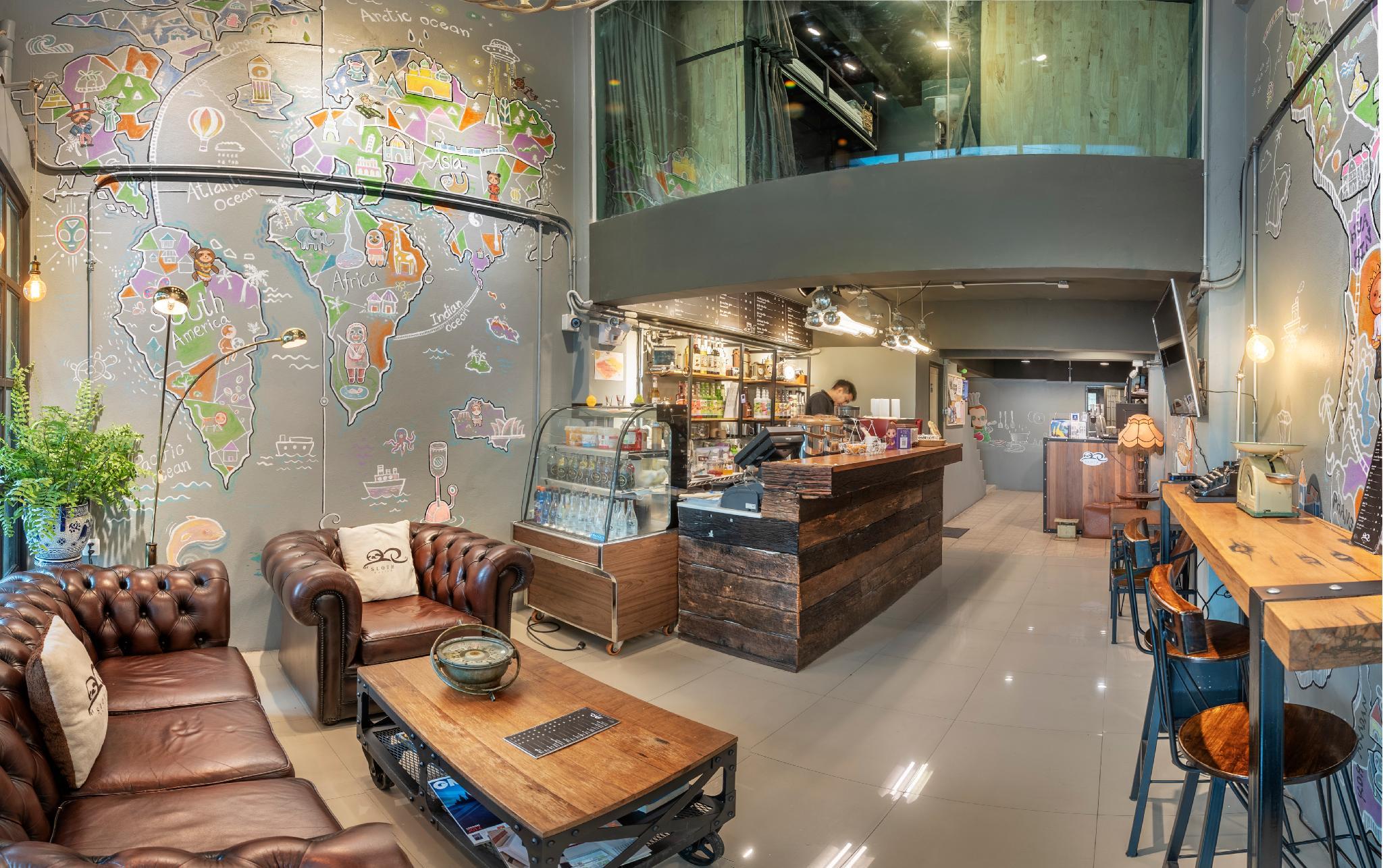 Sloth Hostel Don Mueang Airport