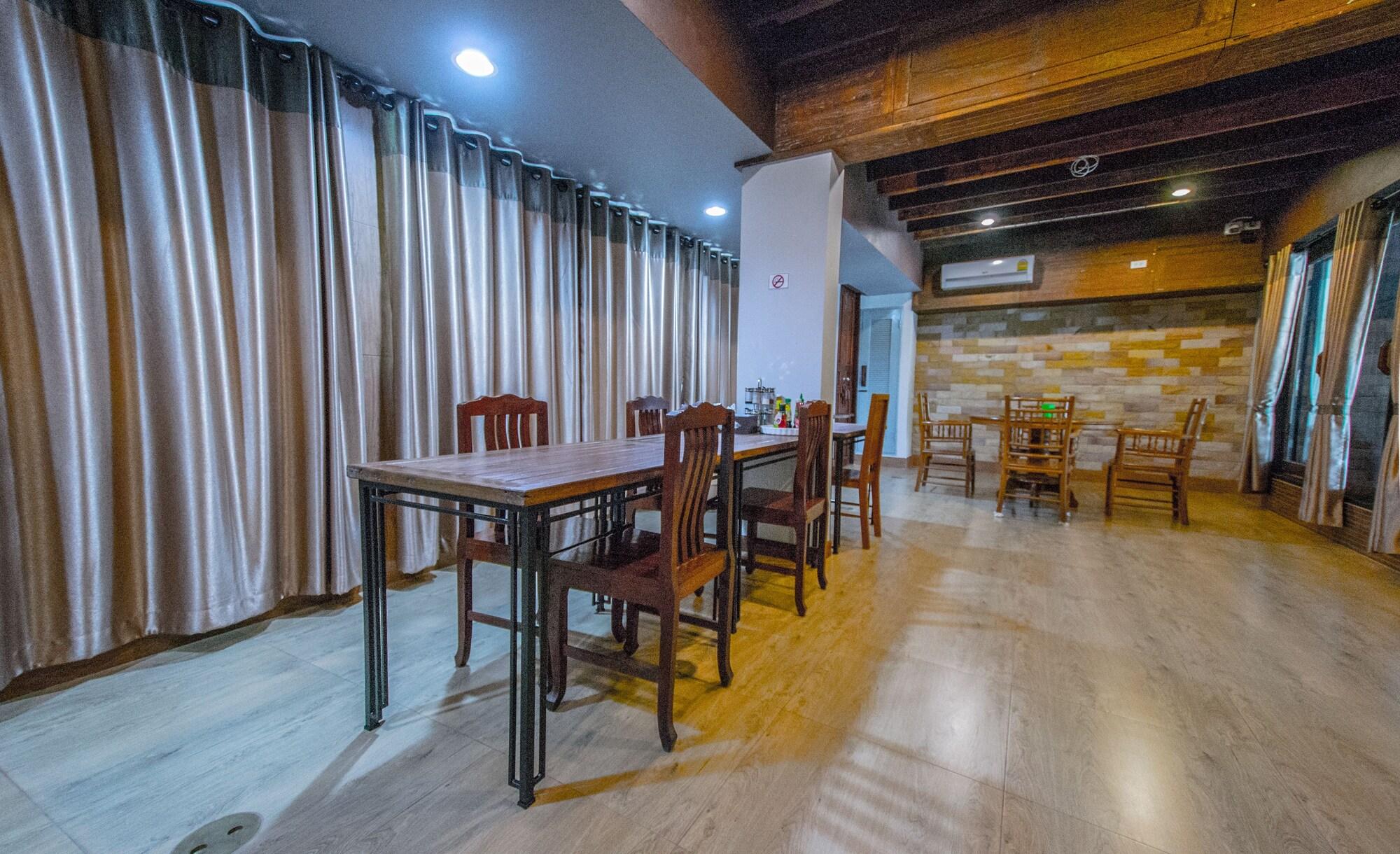 Na Siri Lakeview