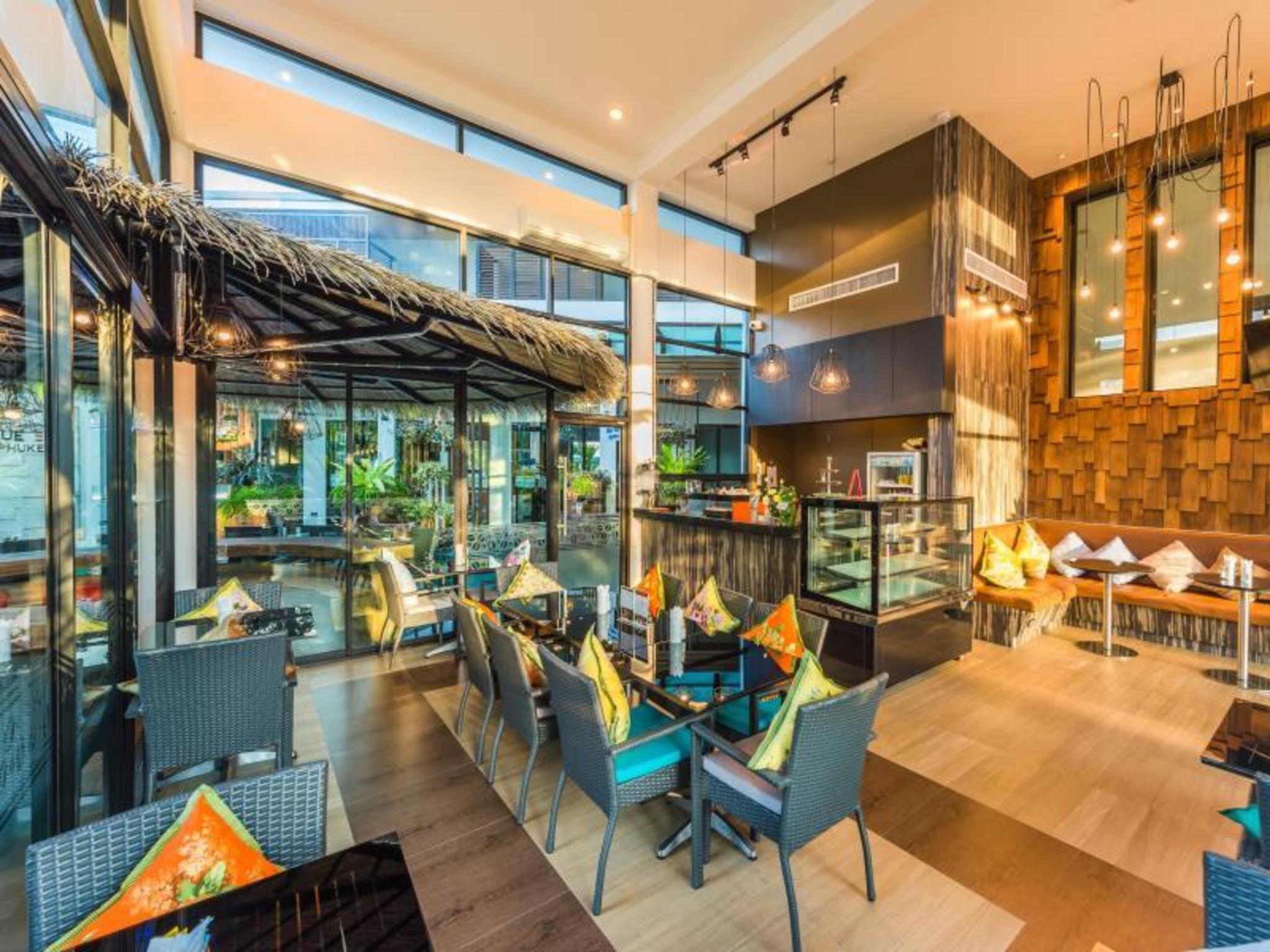 Chalong Miracle Lakeview Resort & Spa