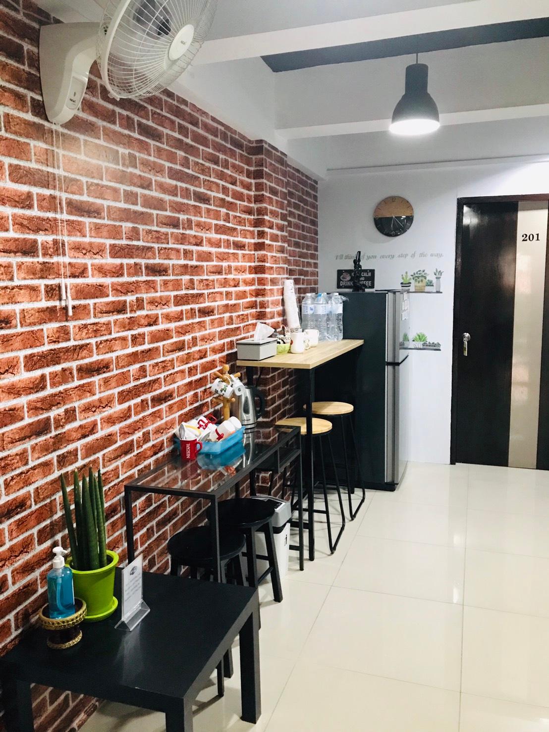 BB House Budget and Boutique