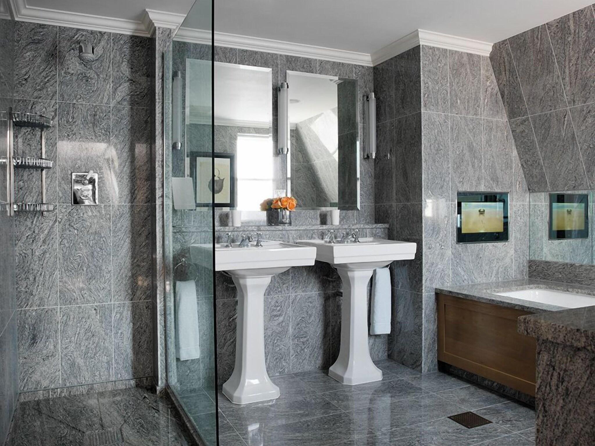 Charlotte Street Hotel by null
