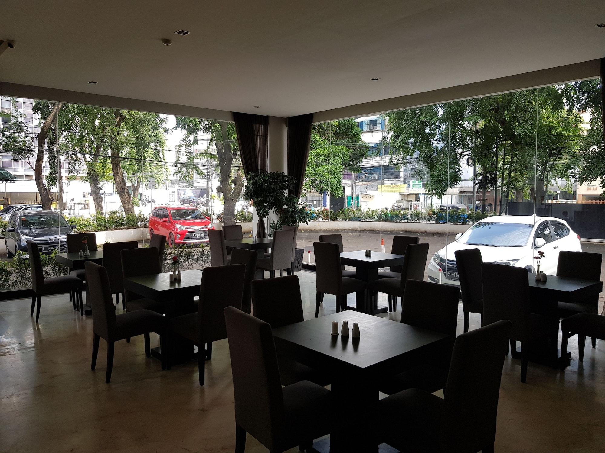 N3 Hotel Zainul Arifin