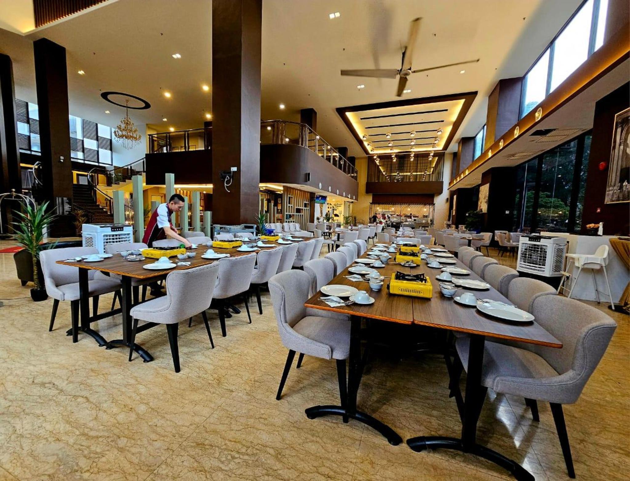 Hotel Grand Baron
