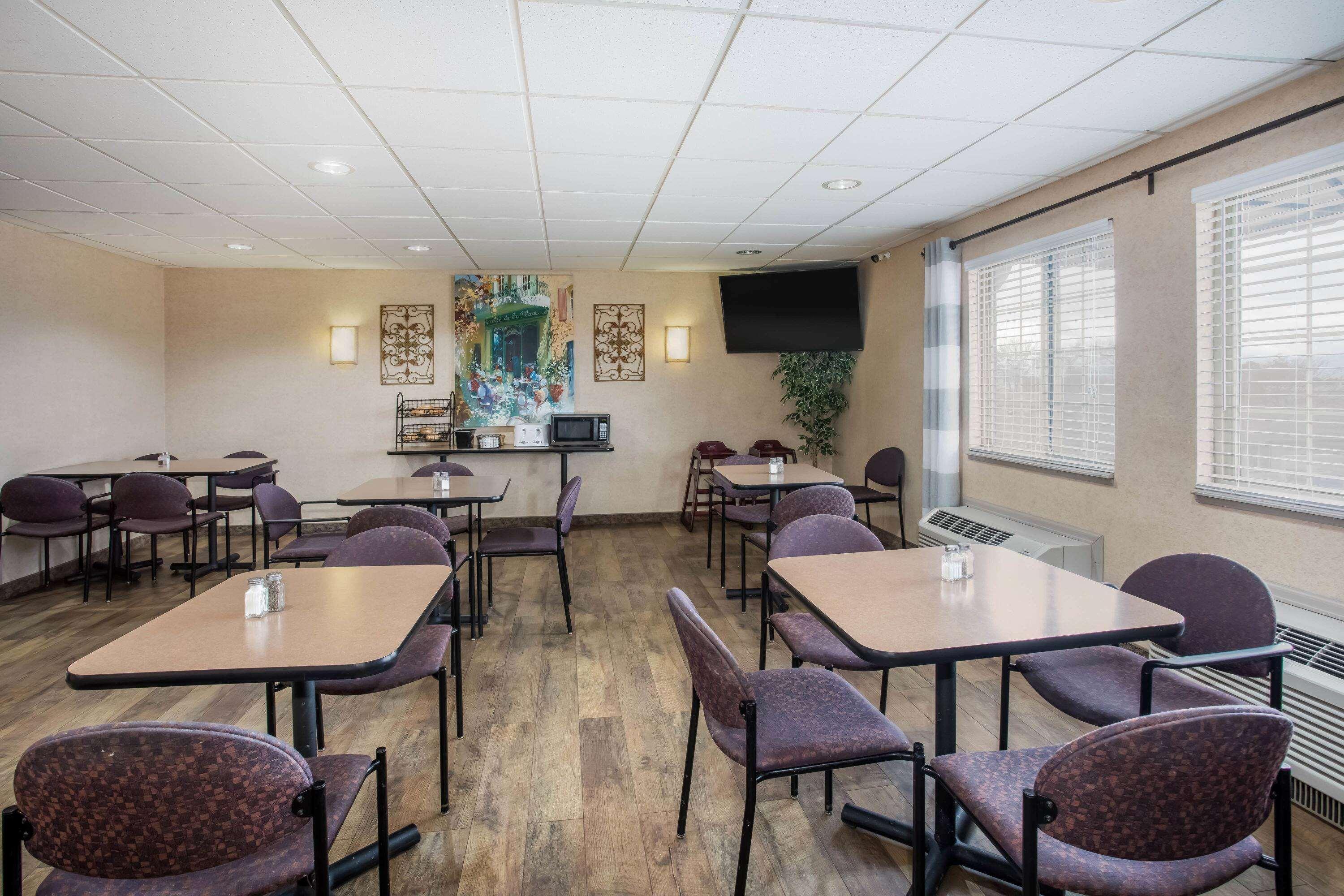 Travelodge by Wyndham Colorado Springs Airport SFB