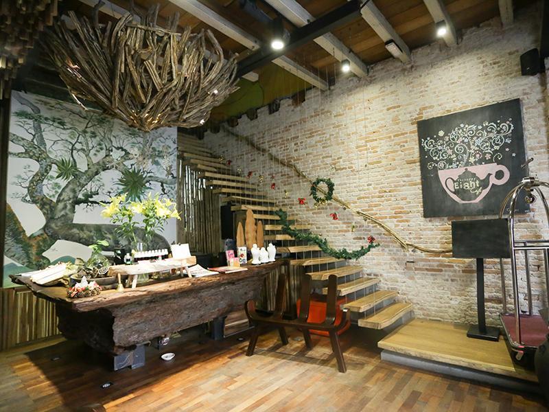 The Happy 8 Retreat @ Old Town
