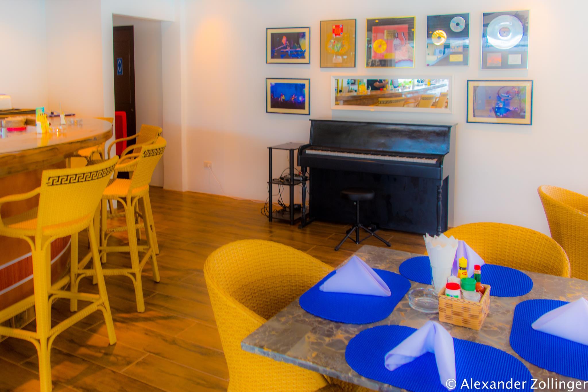 Alona Vida Beach Hill Resort