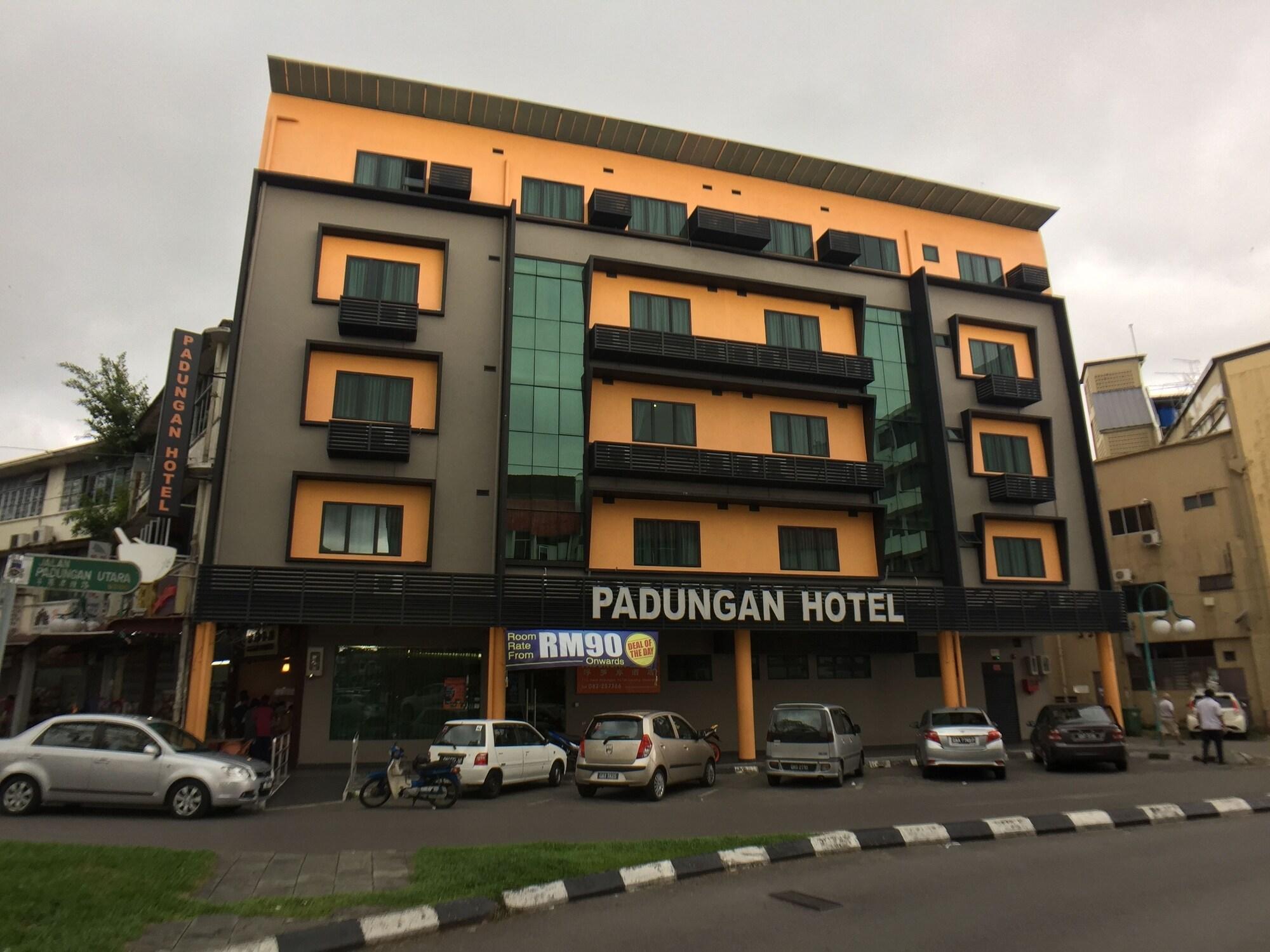 Padungan Hotel by null