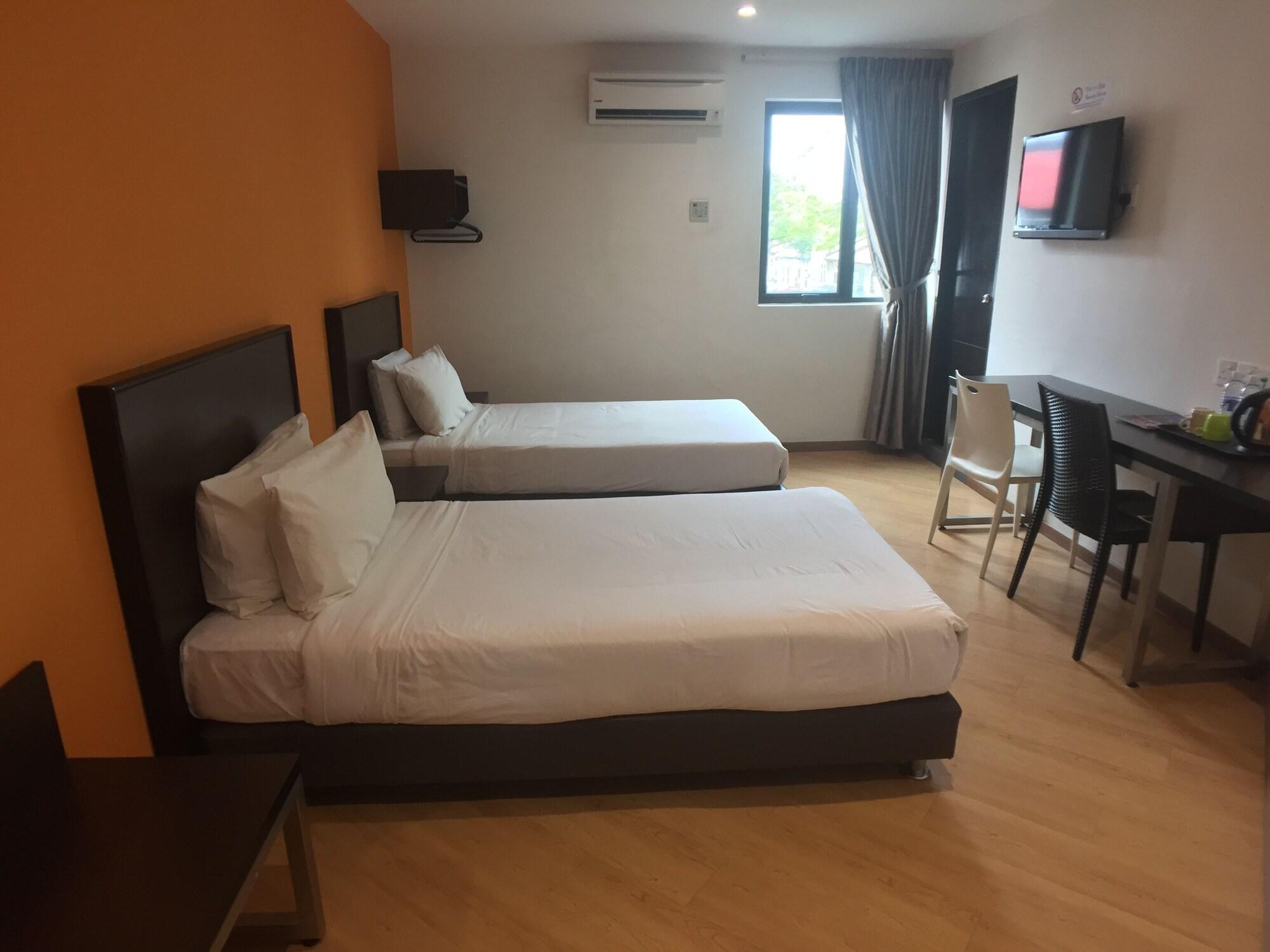 Padungan Hotel by null