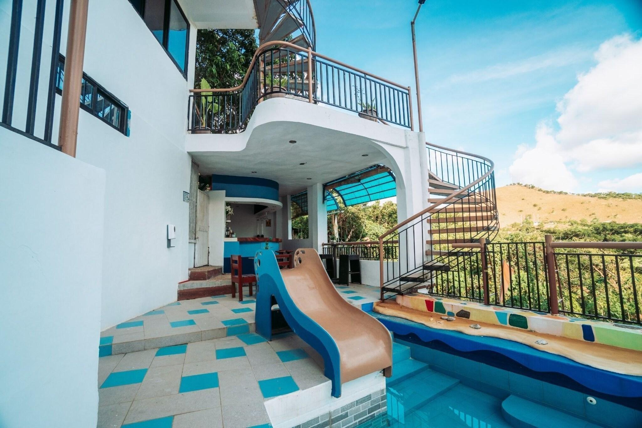 Pool 4, Skylodge Resort, Coron