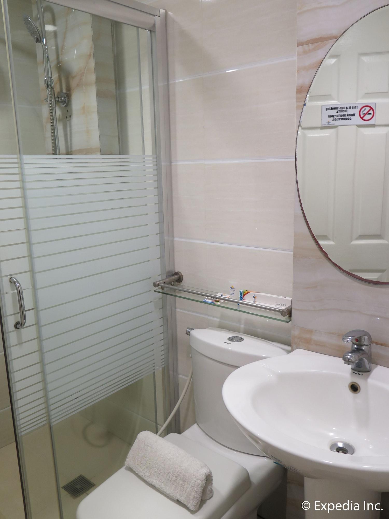 Dreamwave Hotel Lemery