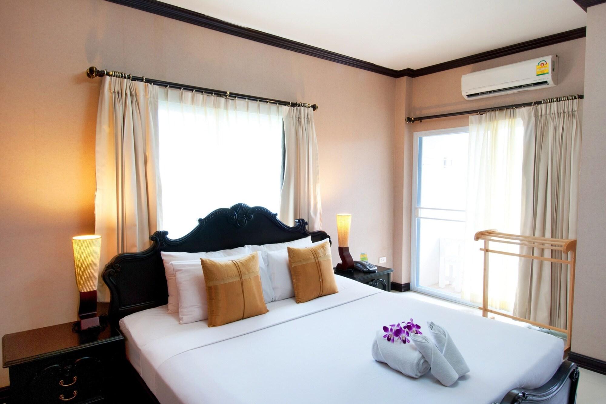 Hua Hin Condotel & Resort by Taweeporn