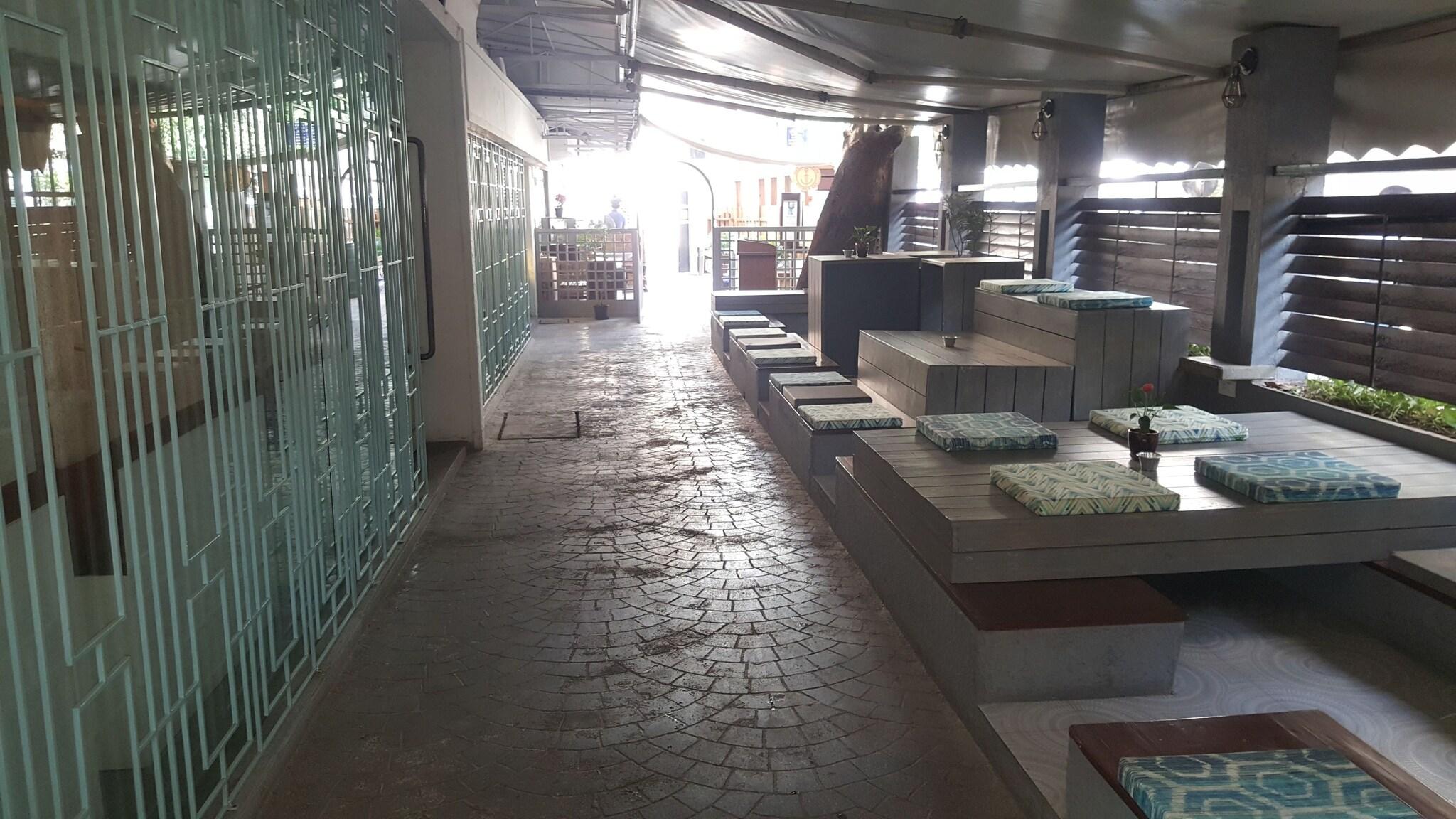 Le Sutra Hotel