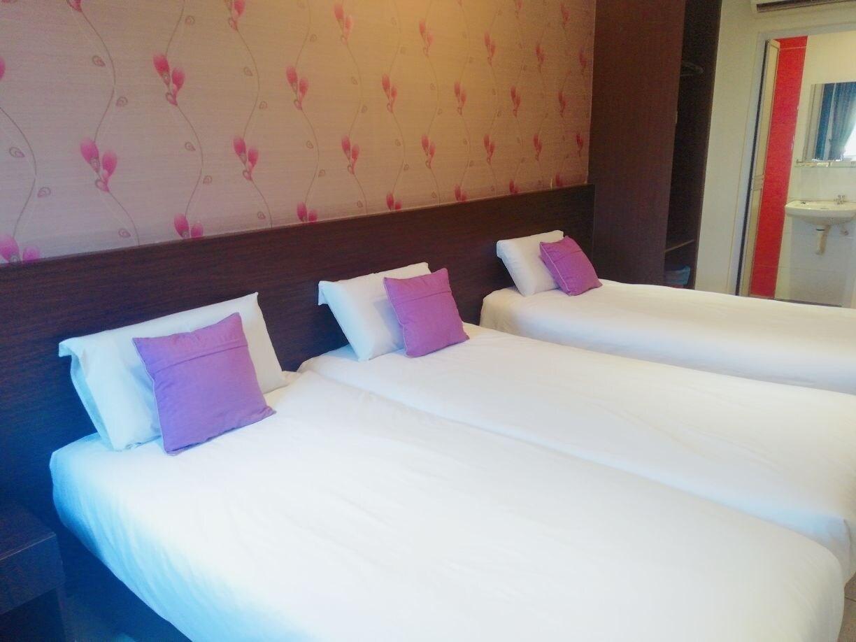 Oyo 1011 Remember Hotel