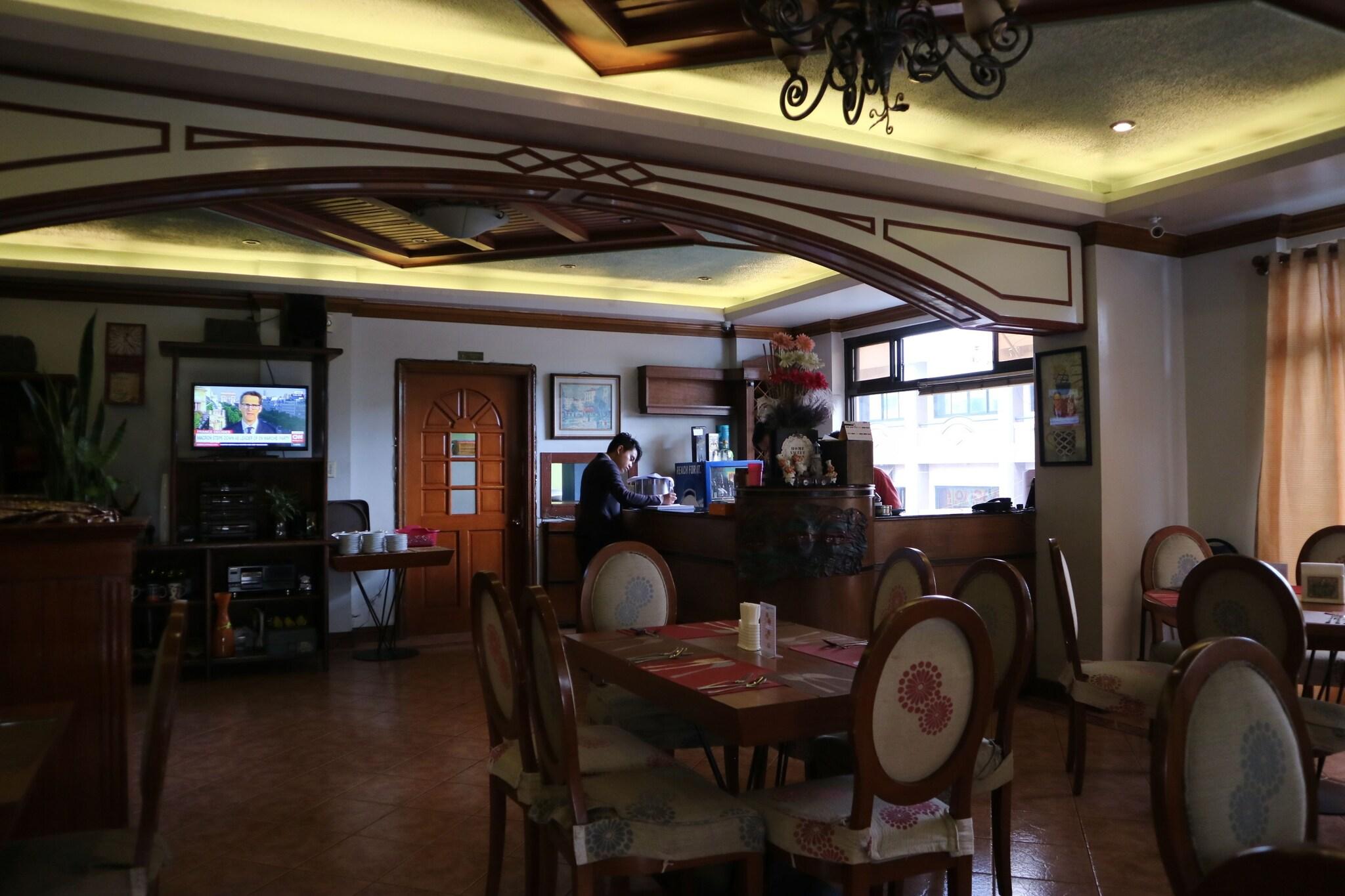 Golden Pine Hotel