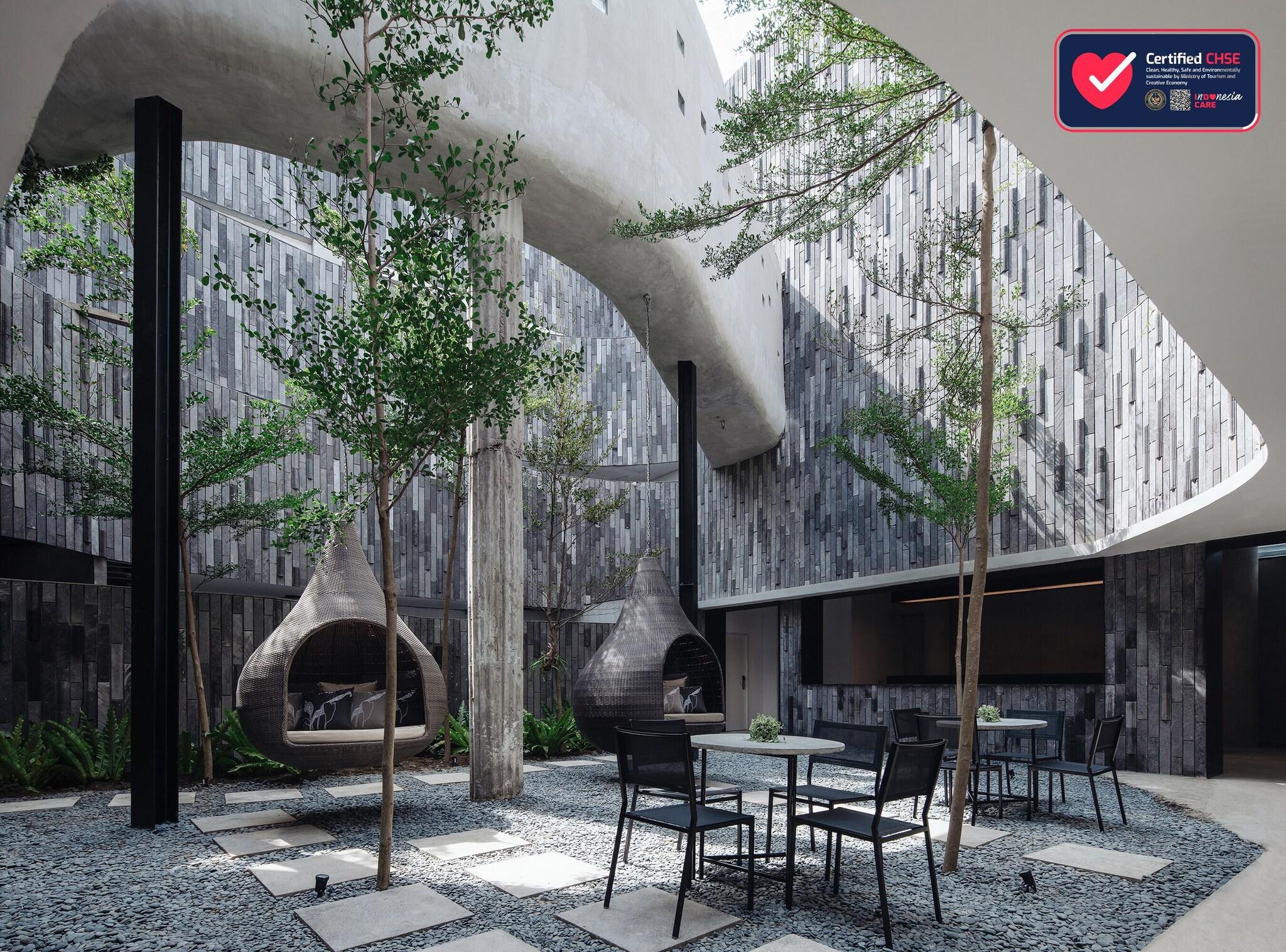 Lloyd's Inn Bali - photo