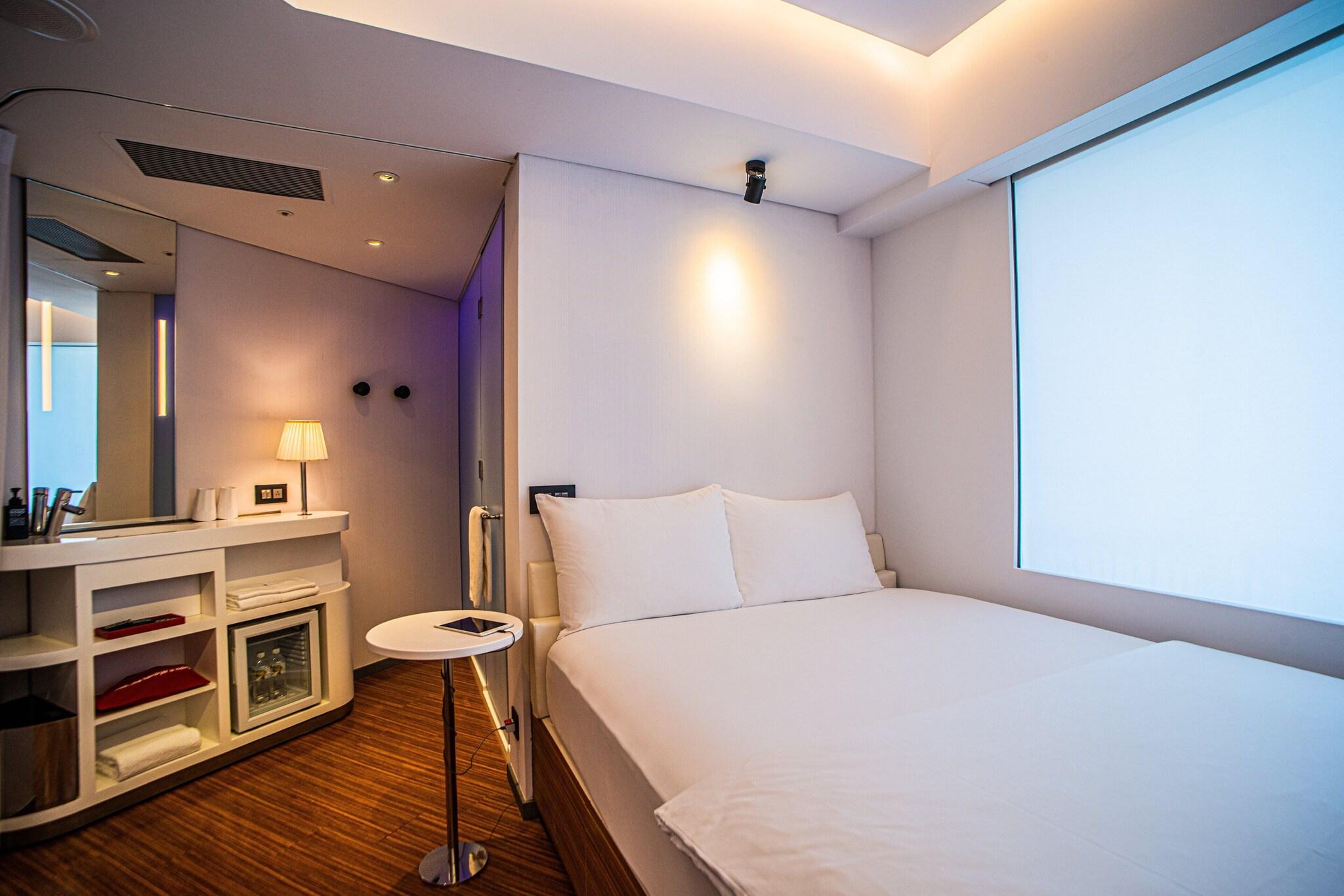 citizenM Taipei North Gate by null