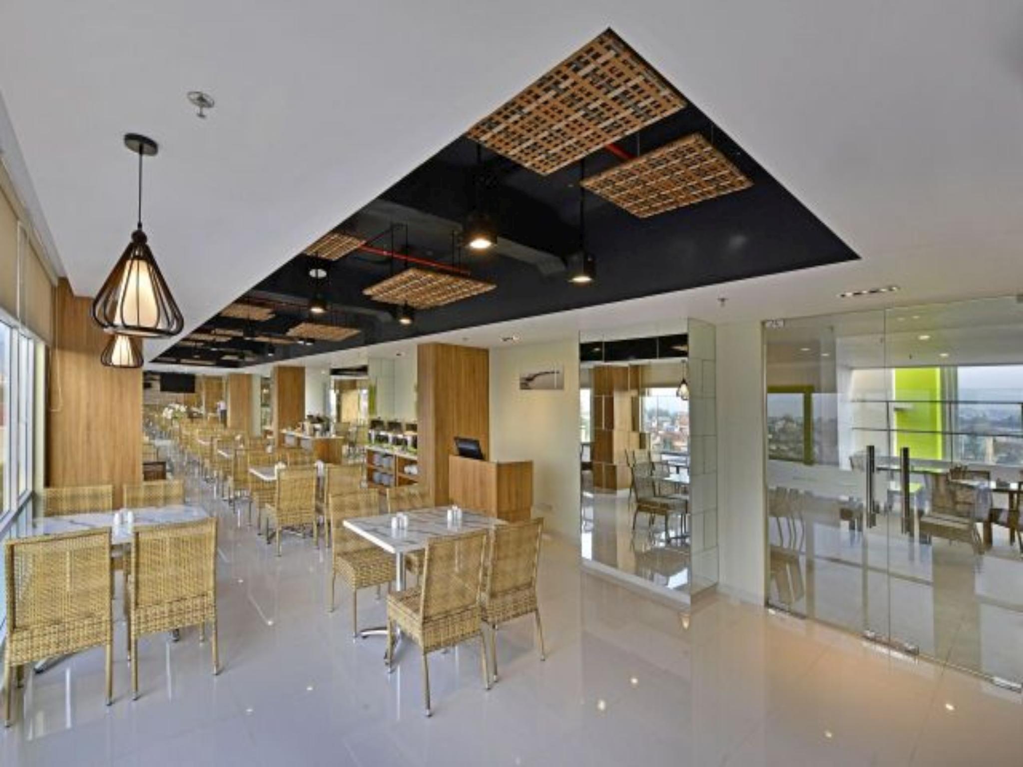 Whiz Prime Hotel Basuki Rahmat Malang