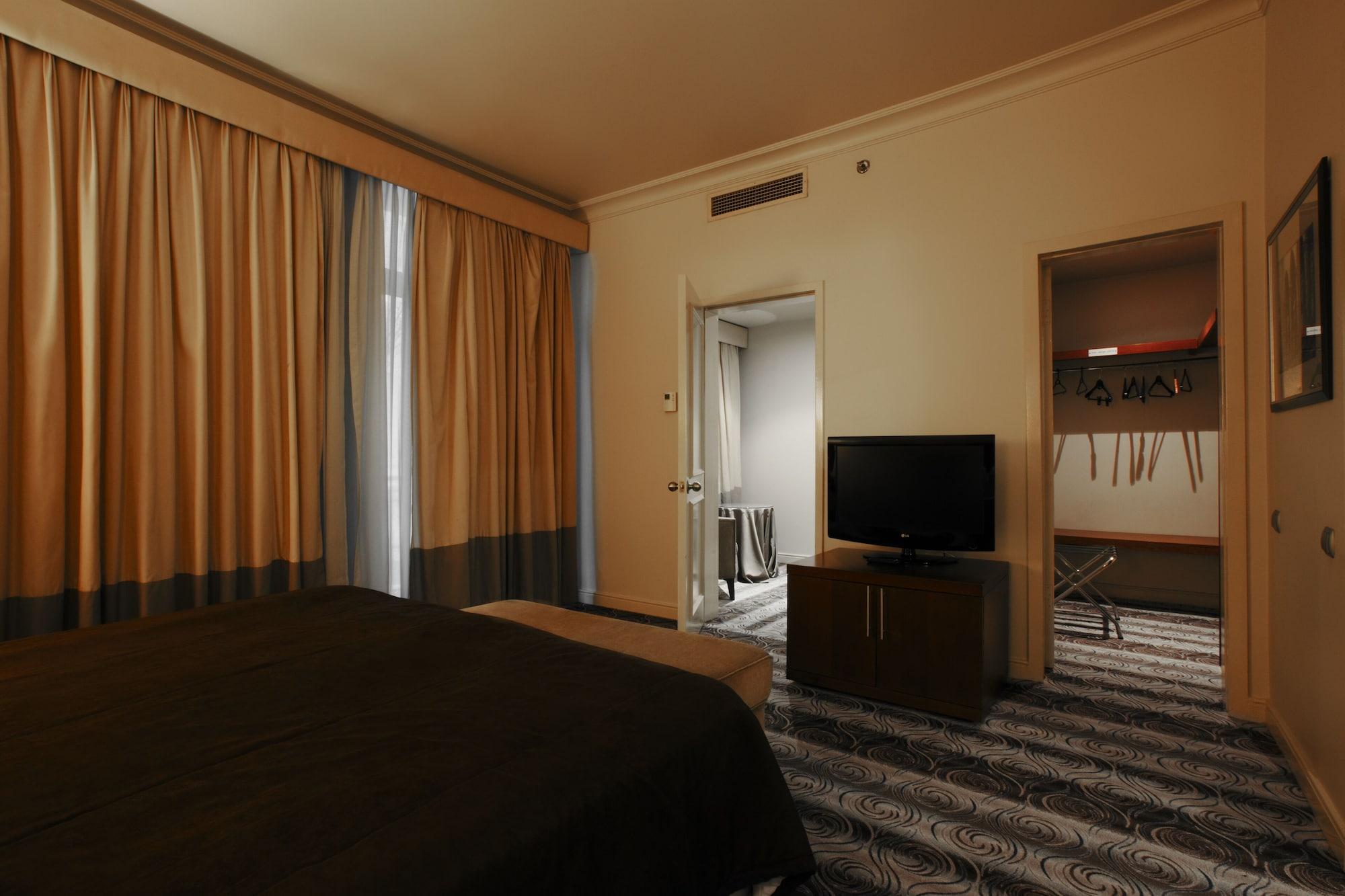 Royal Garden Hotel