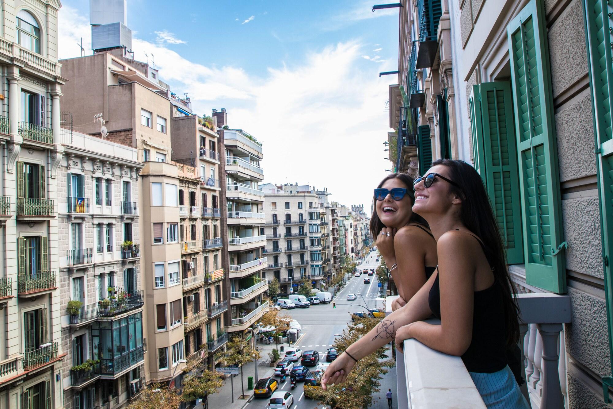 Sant Jordi Hostels Rock Palace by null