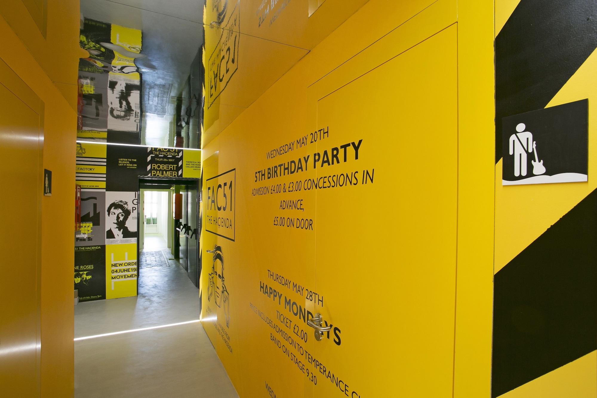 Sant Jordi Hostels Rock Palace by null