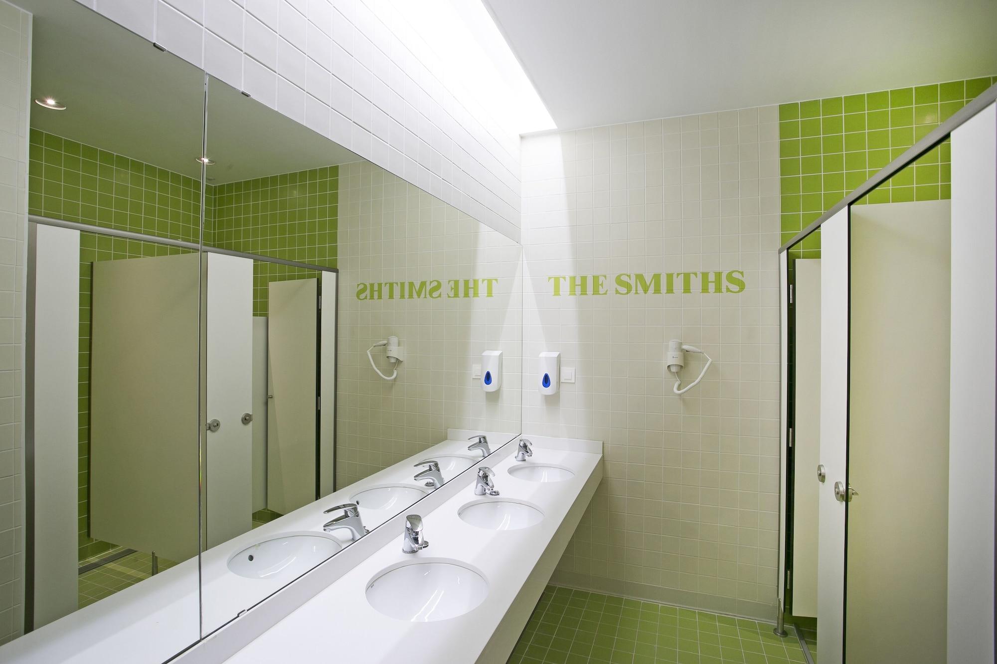 Sant Jordi Hostels Rock Palace by null