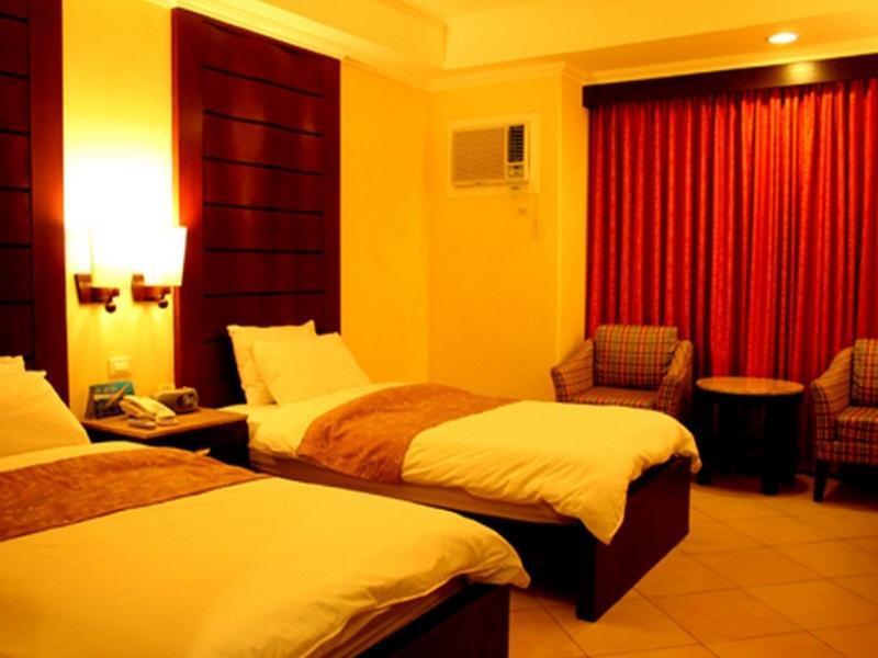 MO2 Westown Hotel Mandalagan