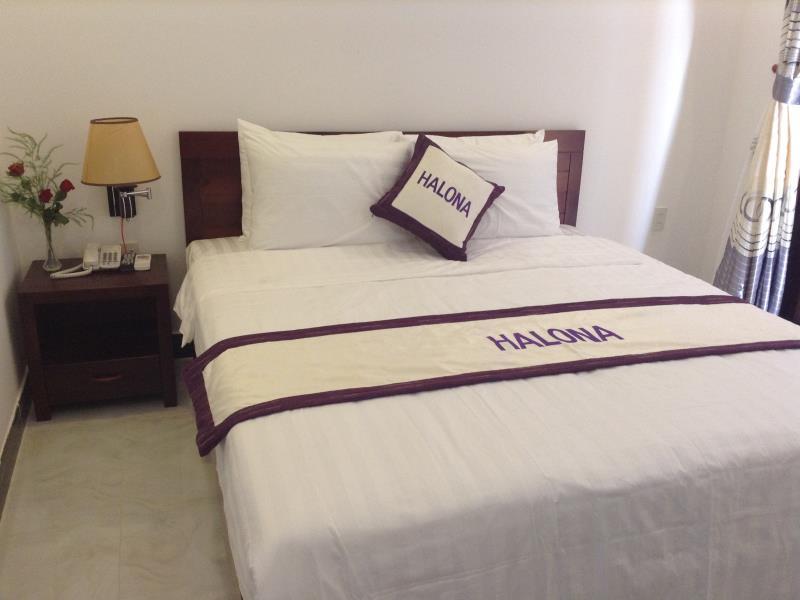 Halona Hotel