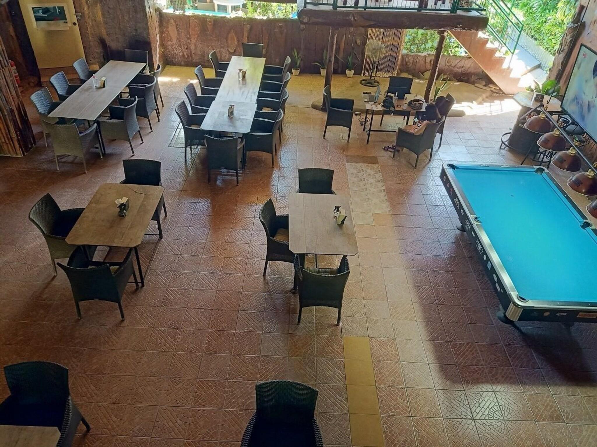 Mb S Garden Inn