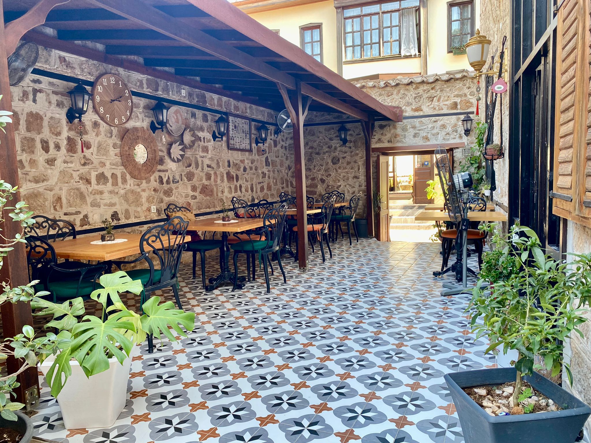 Cedrus Hotel