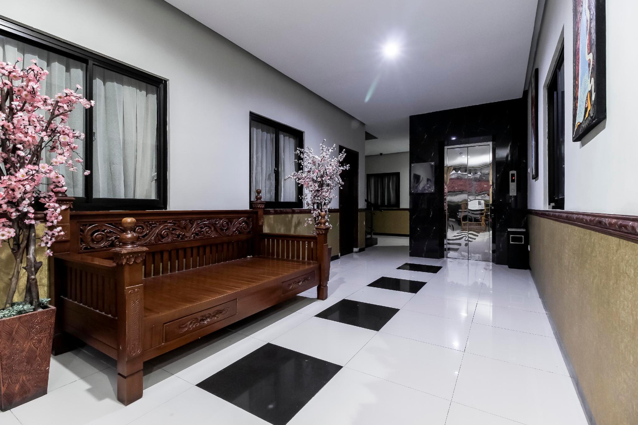 Formerly Reddoorz Plus Tuparev Cirebon