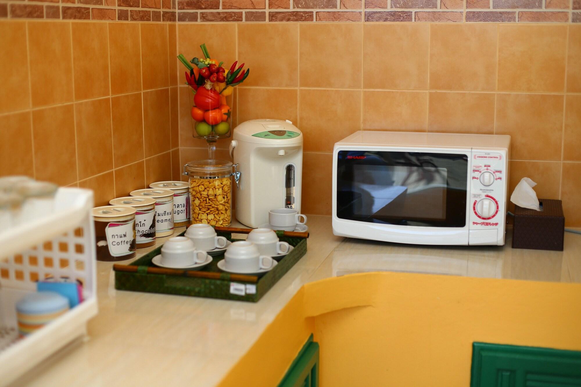 TAKANTA PLACE APARTHOTEL