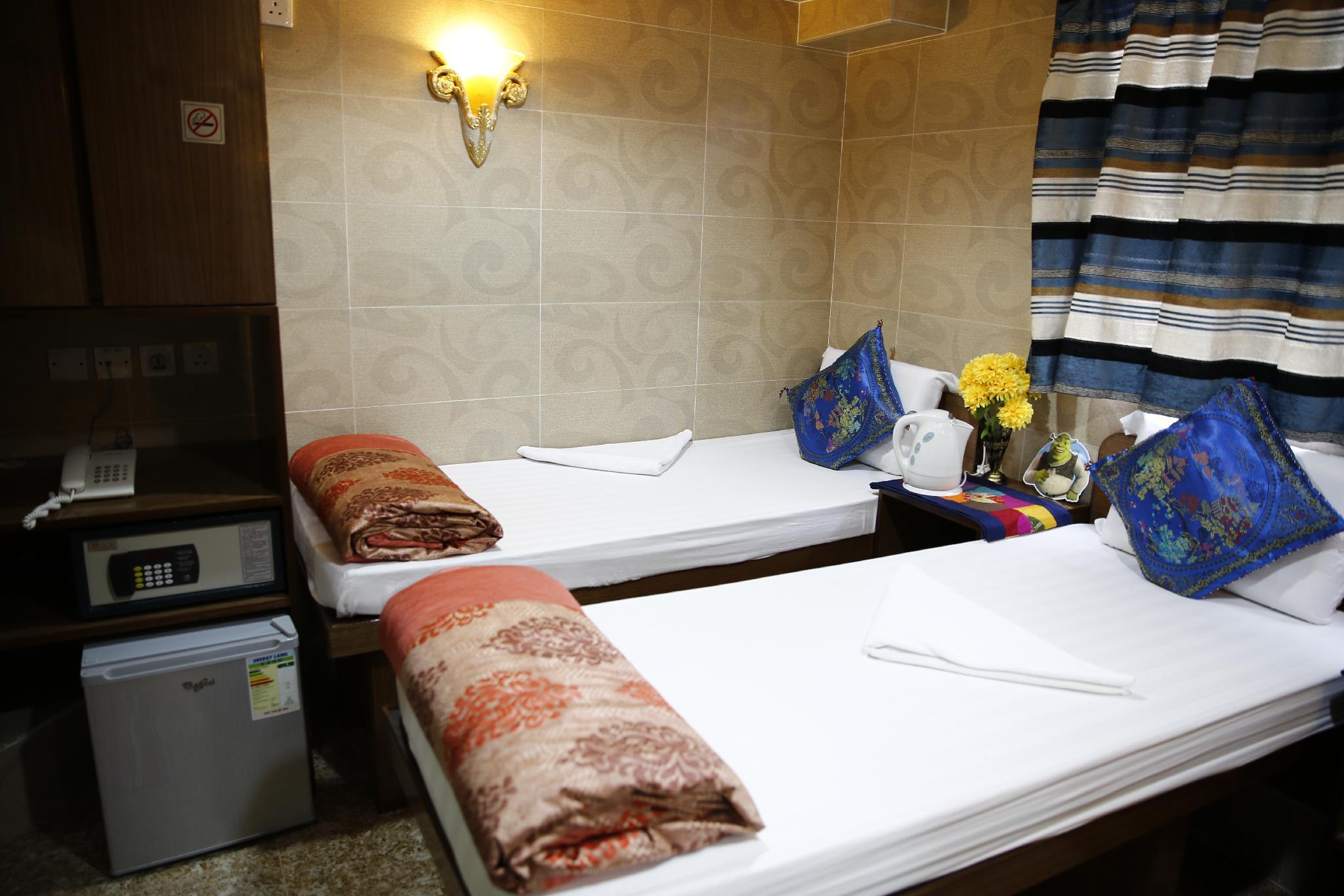 Sandhu Hotel