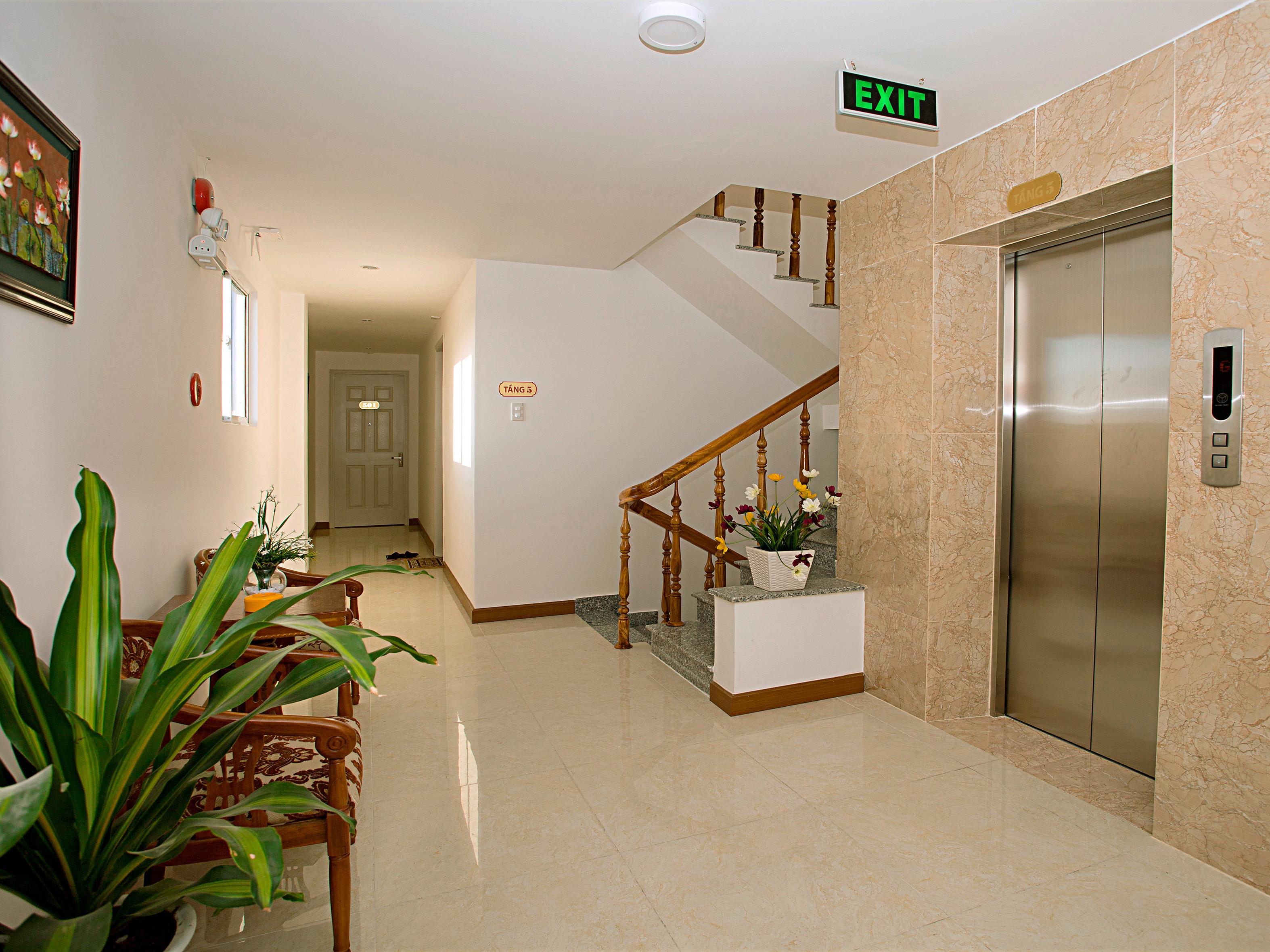 Rex Hotel and Apartment - photo