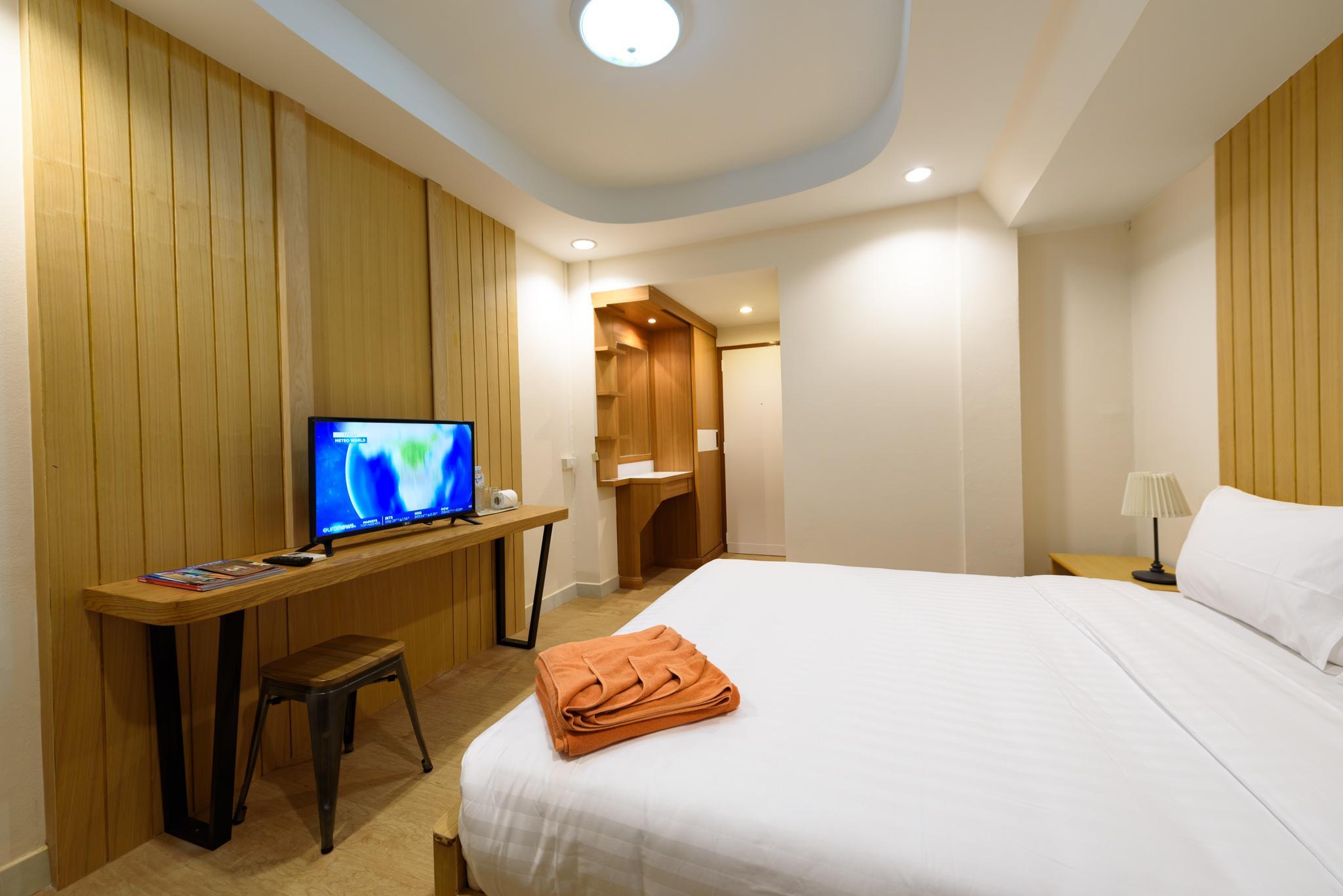 P72 Hotel Walking Street Pattaya by null
