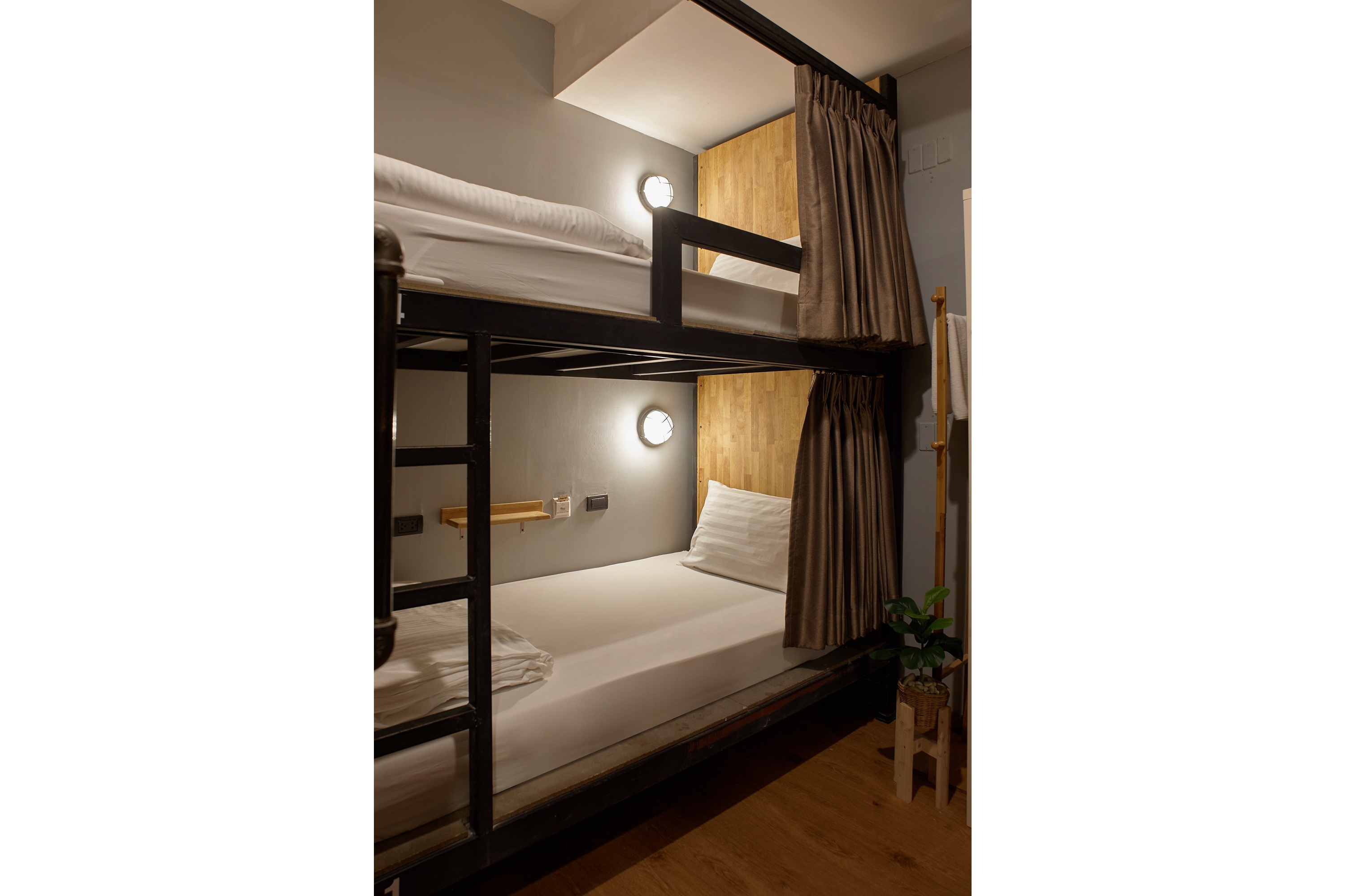 Timber Hostel by ZUZU