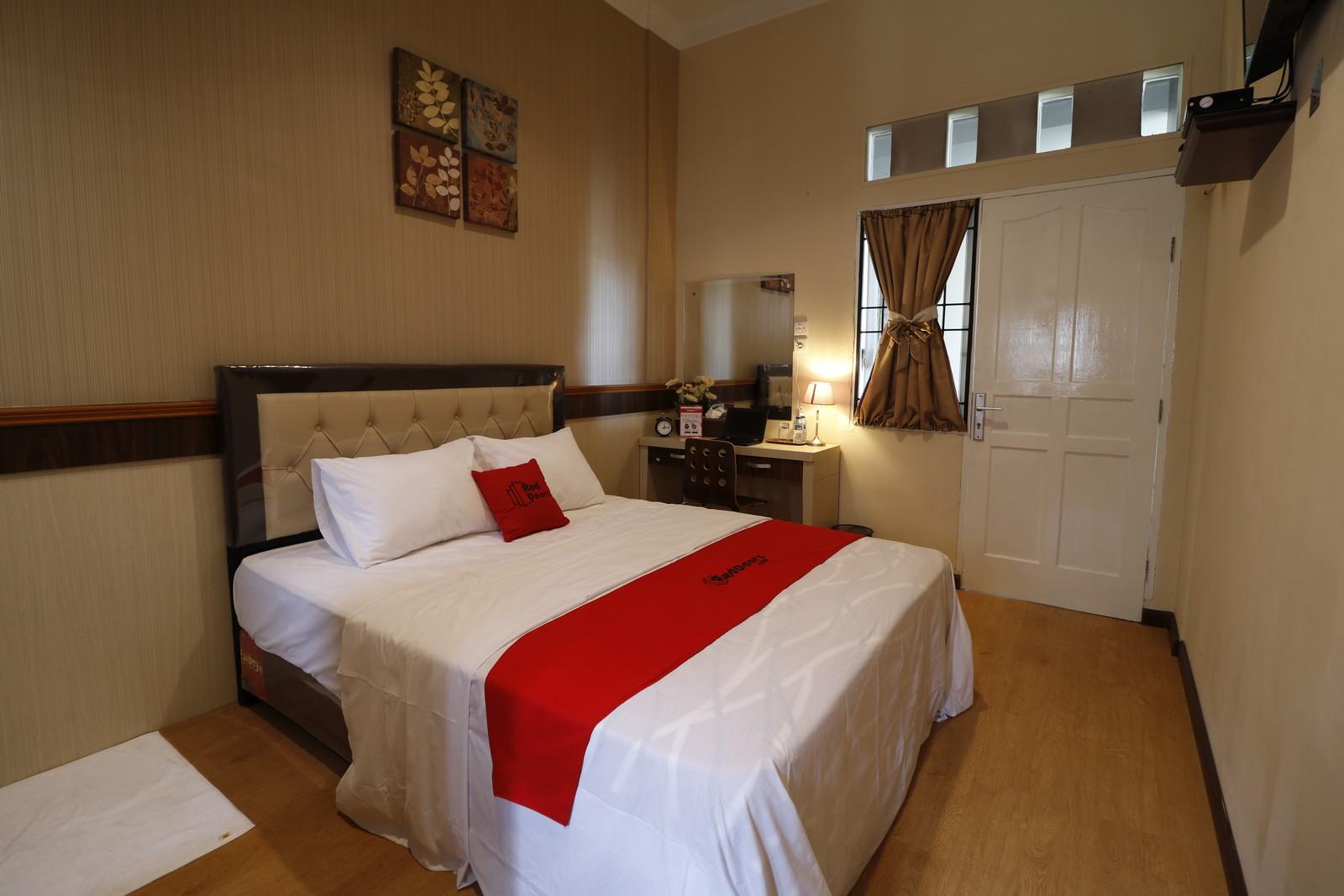RedDoorz Plus near Universitas Sumatera Utara