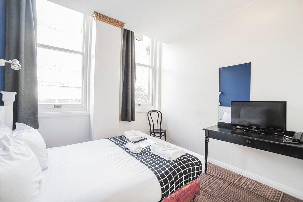 Albion Hotel by null