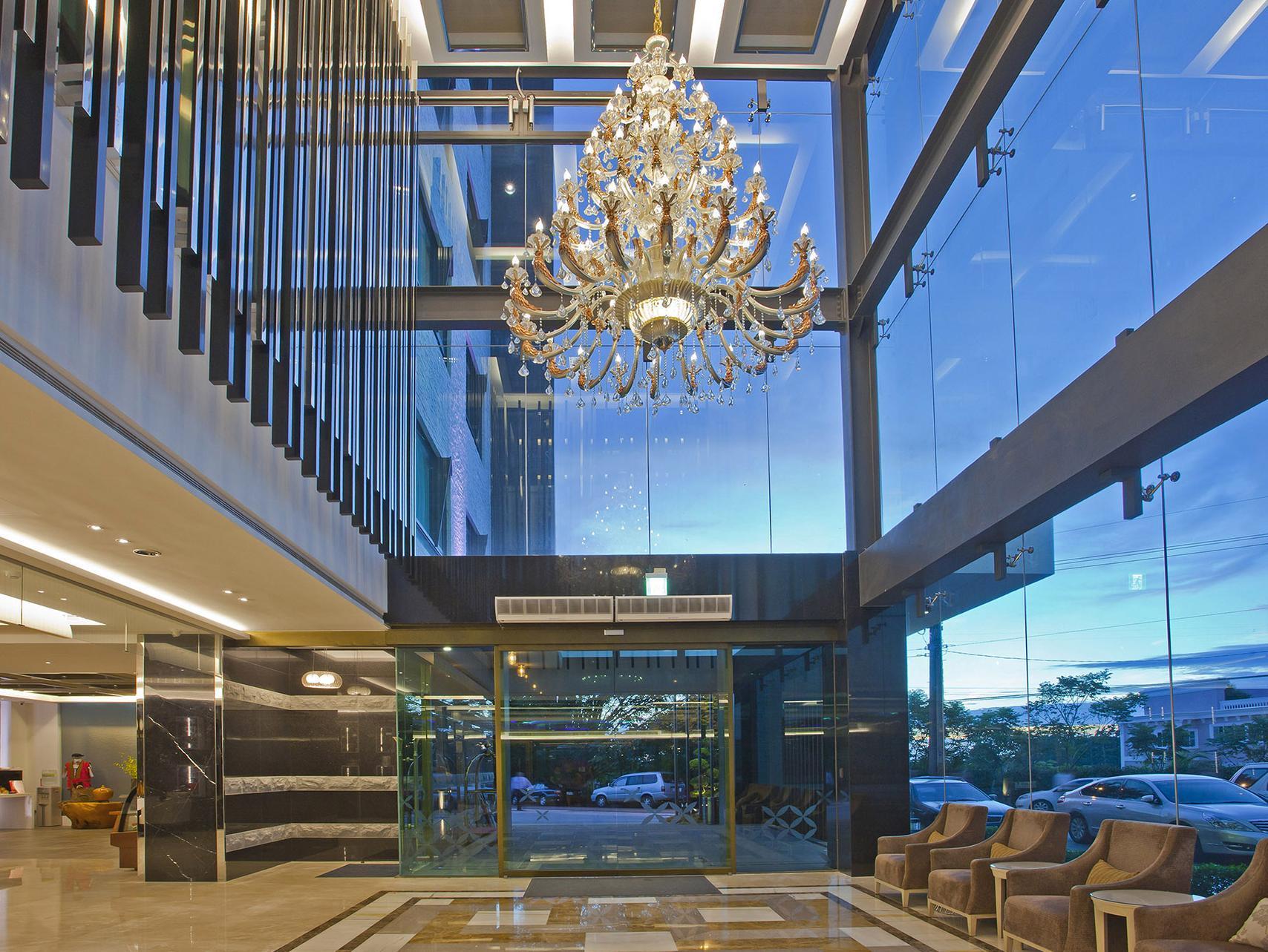 Renyi Lake Hotel