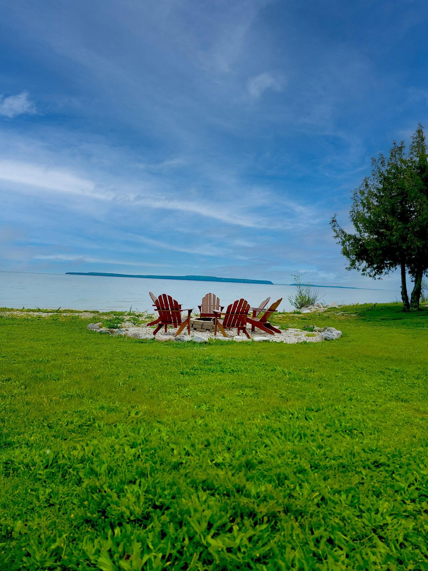 Days Inn & Suites By Wyndham St Ignace Lakefront